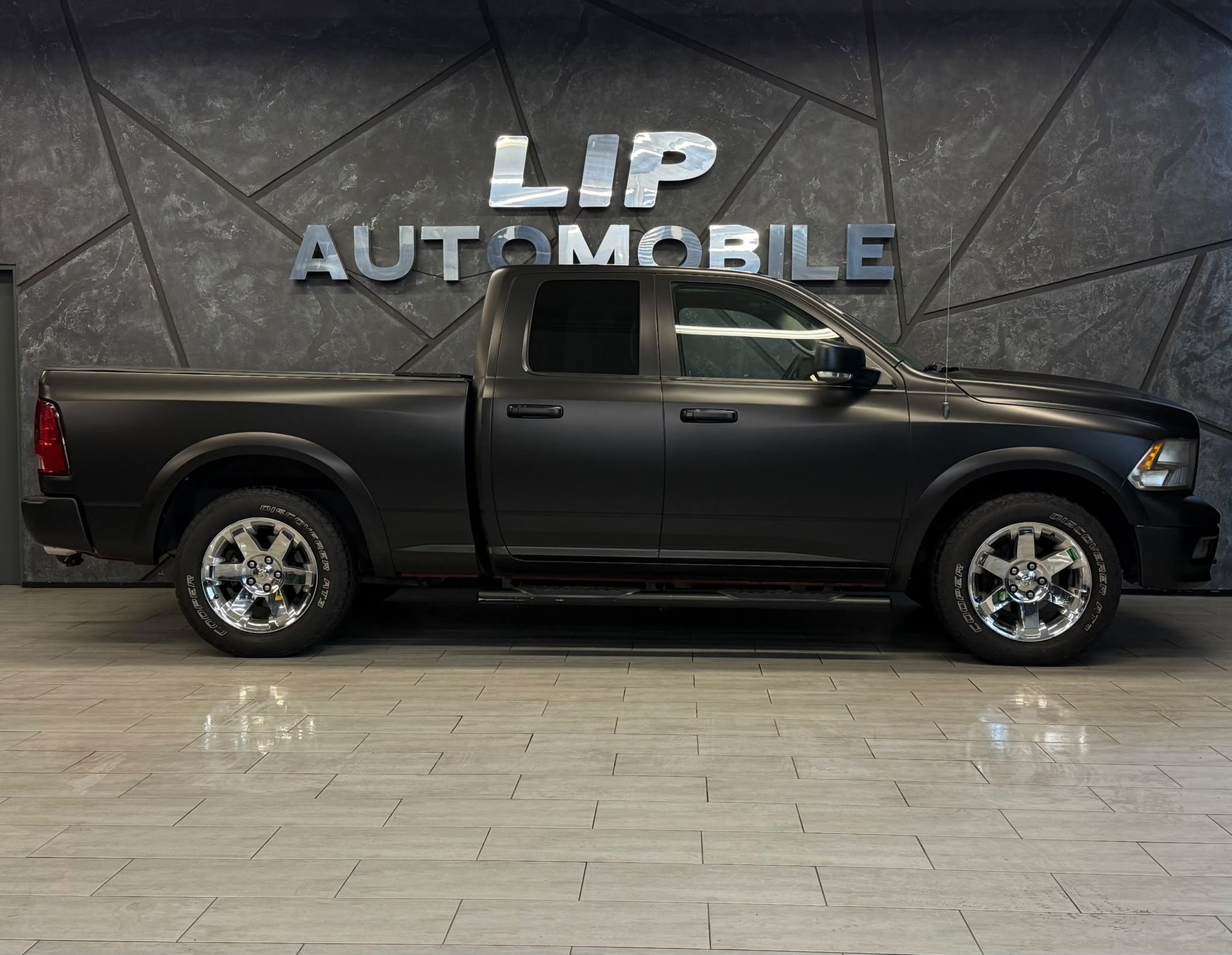 DODGE 1500 5.7 V8 4X4 Laramie-image-4
