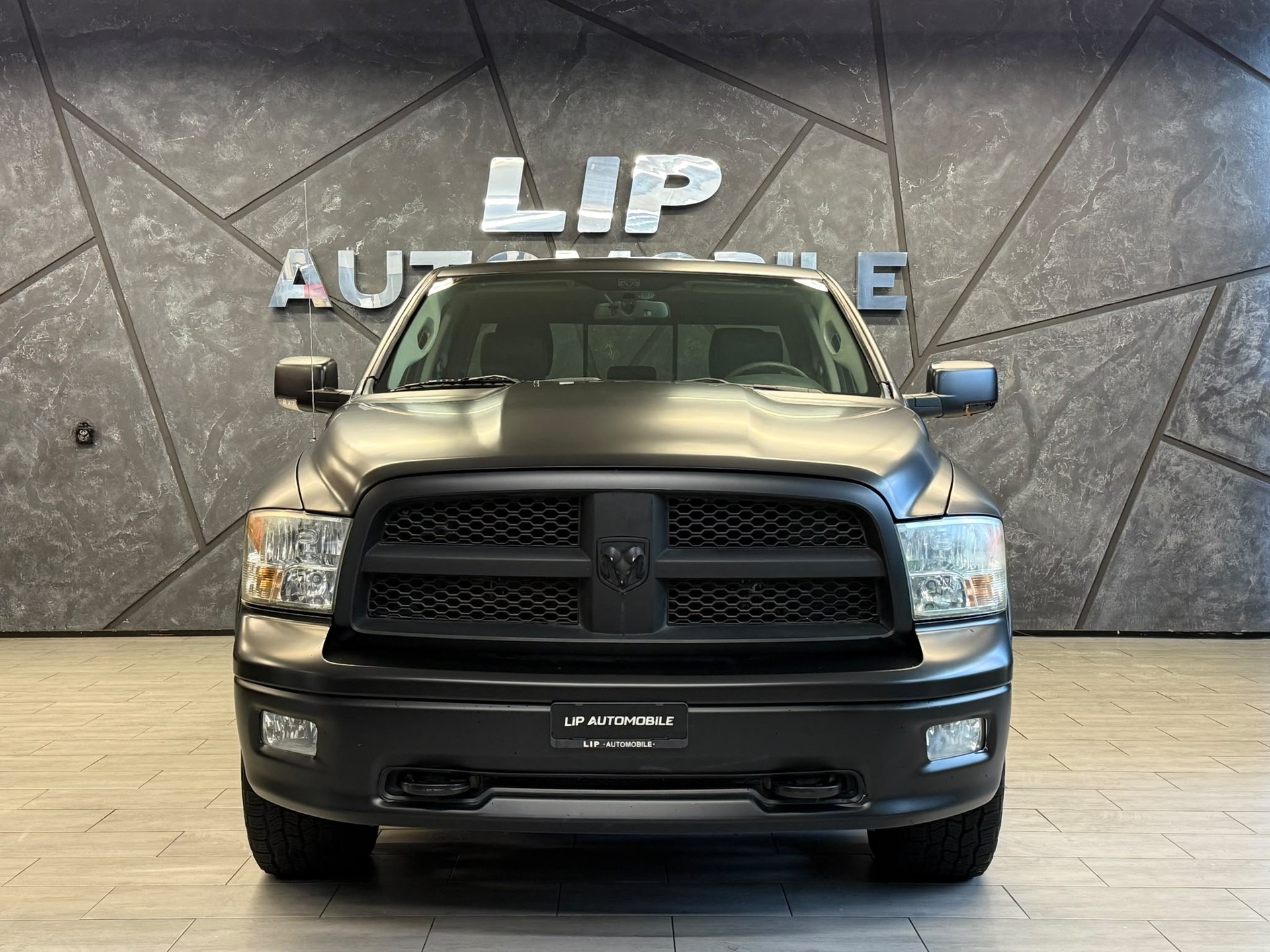 DODGE 1500 5.7 V8 4X4 Laramie-image-1