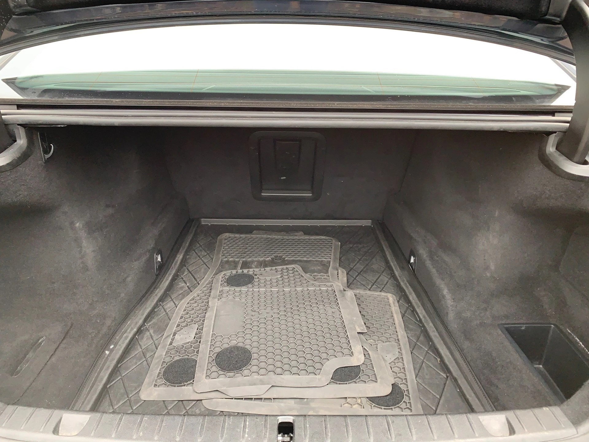 BMW 750i xDrive Steptronic-image-14