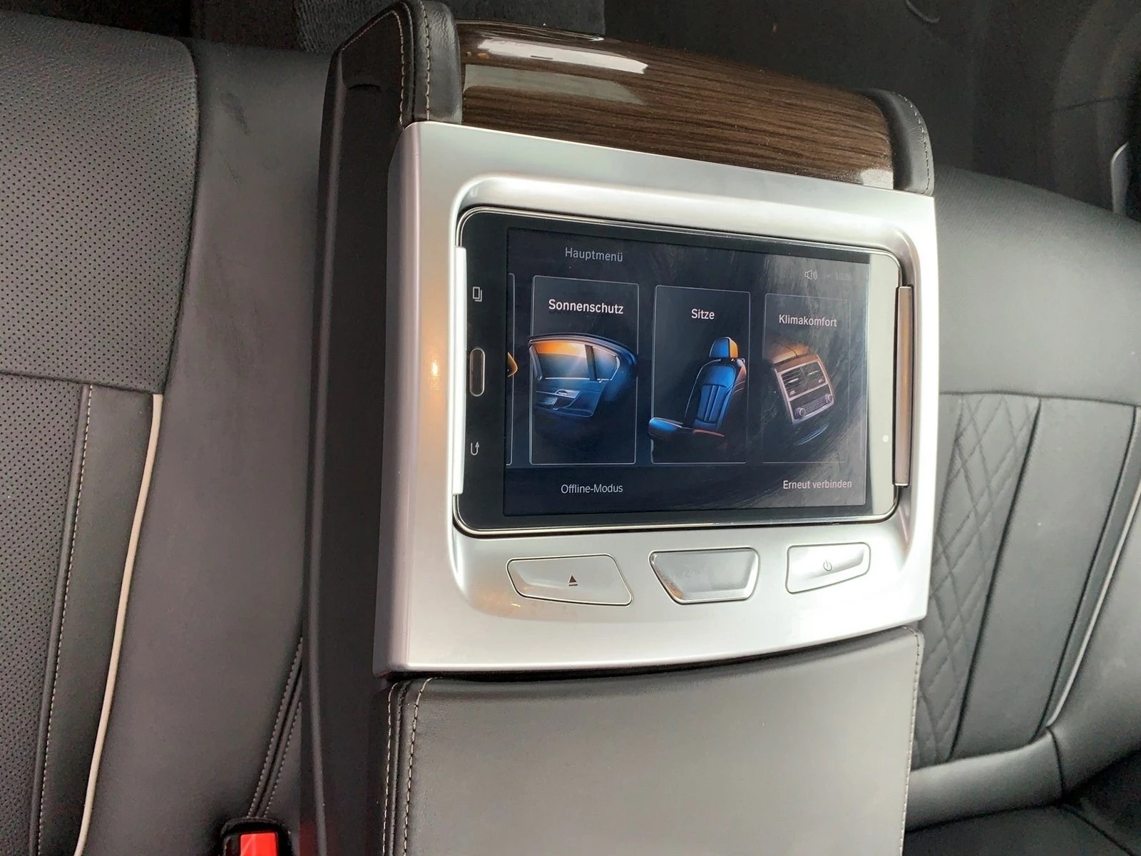 BMW 750i xDrive Steptronic-image-11