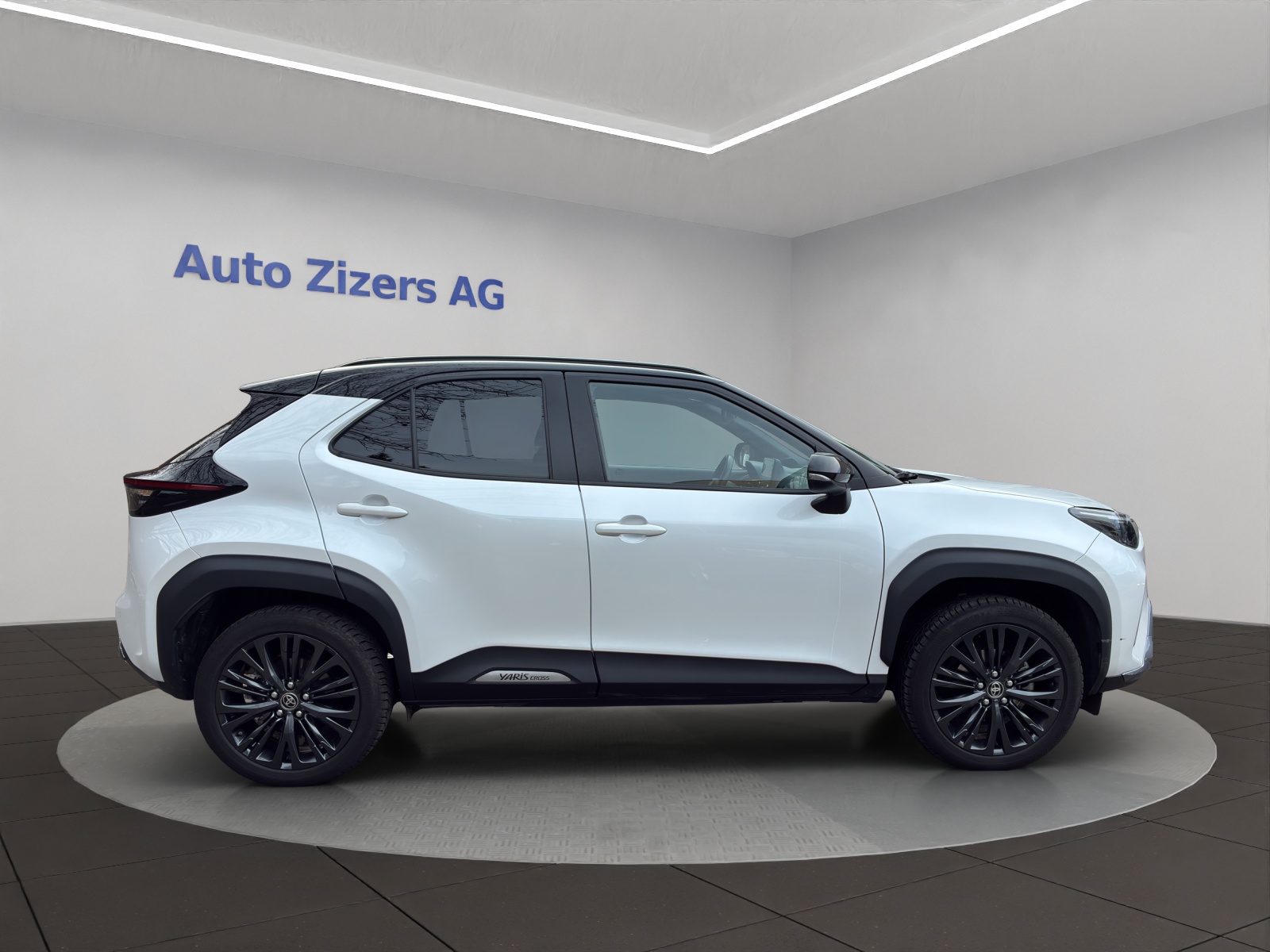 TOYOTA Yaris Cross 1.5 Adventure e-CVT AWDi-image-6