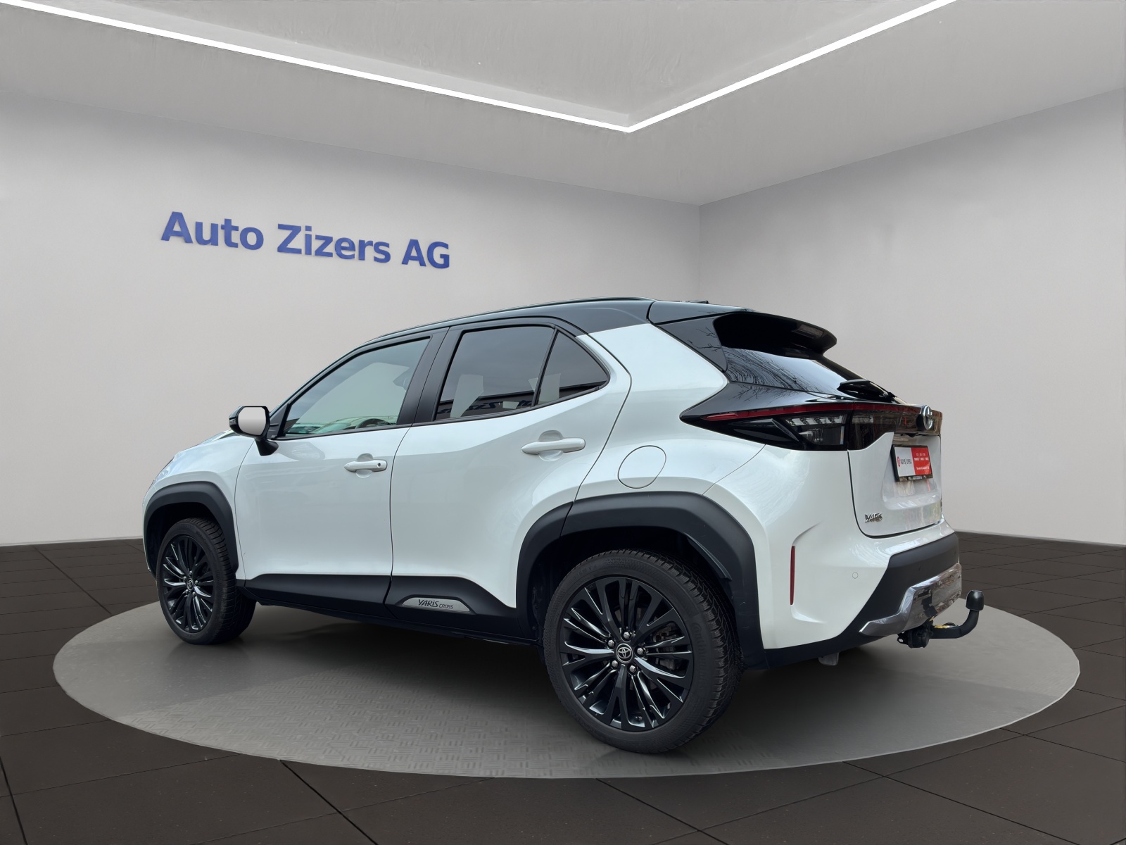 TOYOTA Yaris Cross 1.5 Adventure e-CVT AWDi-image-3