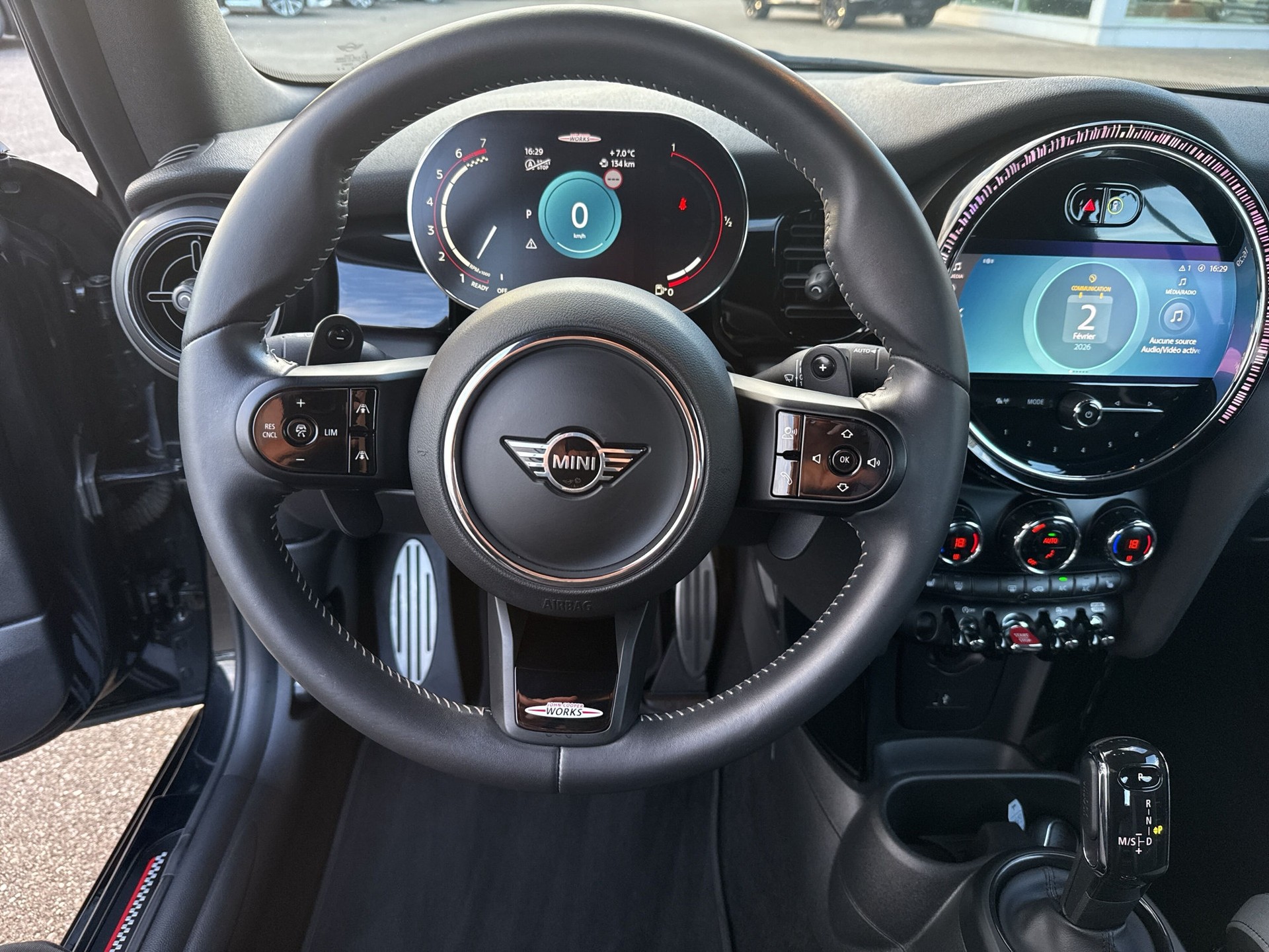 MINI Cooper John Cooper Works Cabriolet Steptronic-image-11