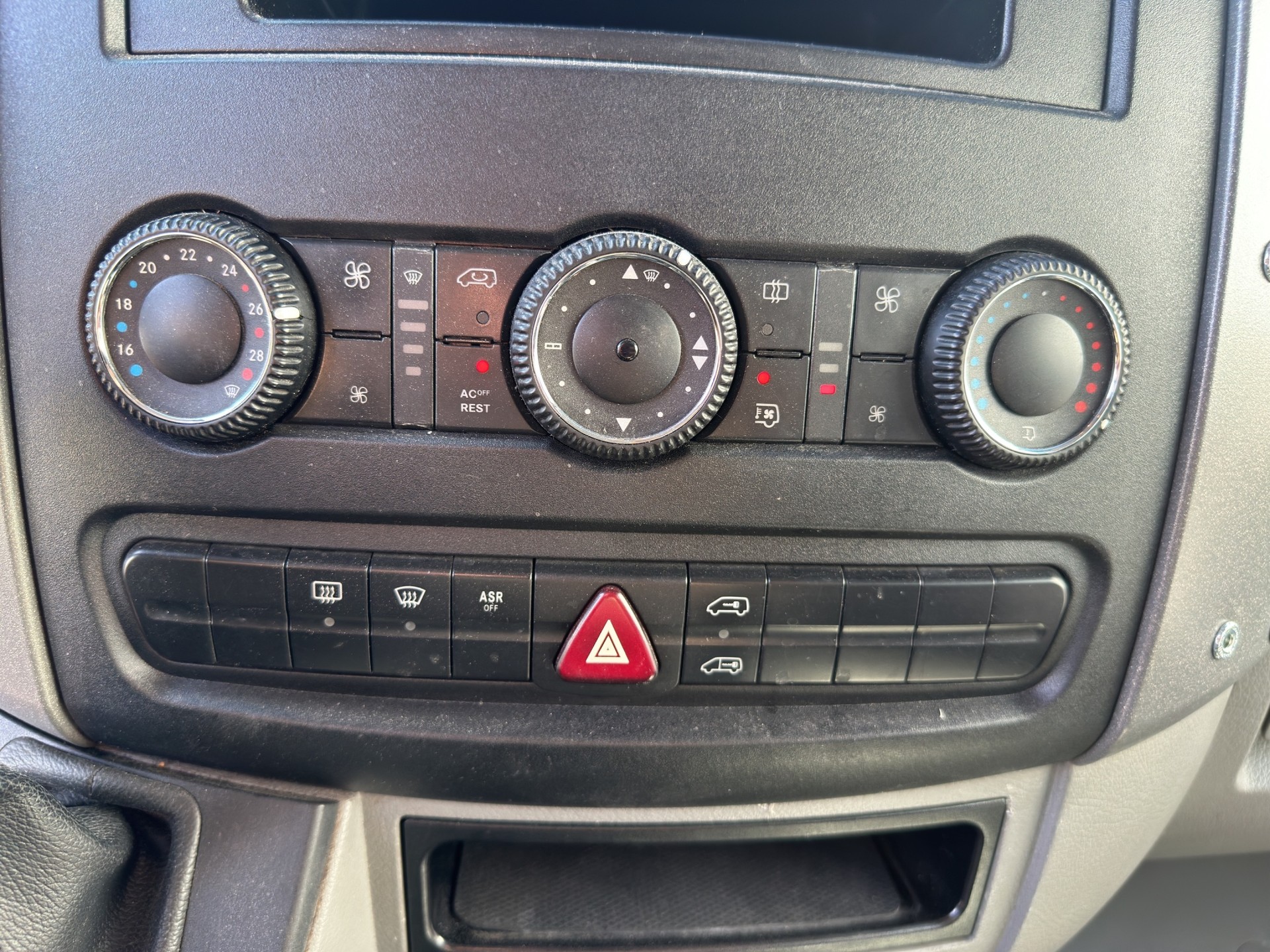 MERCEDES-BENZ Mercedes-Benz Sprinter 315 CDI Hochdach Kompakt mit Rampe-image-21