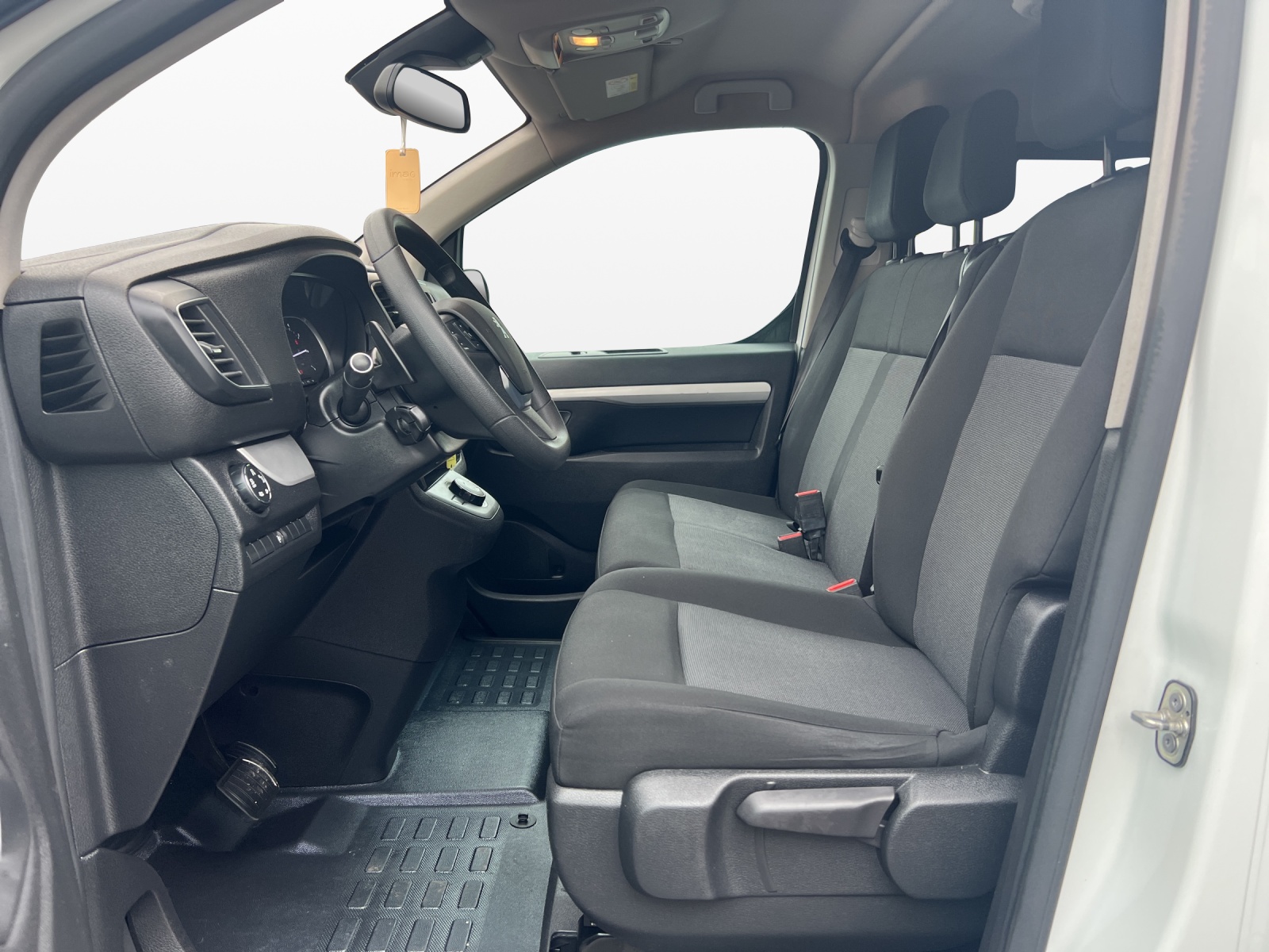 PEUGEOT Traveller 2.0 BlueHDi Business Standard EAT-image-8