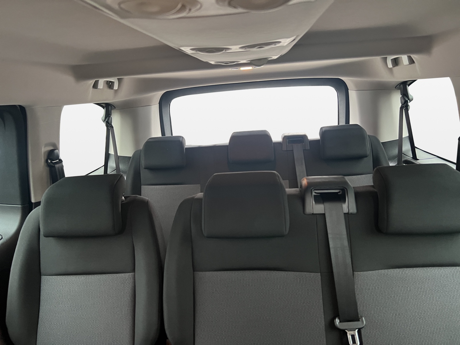 PEUGEOT Traveller 2.0 BlueHDi Business Standard EAT-image-17