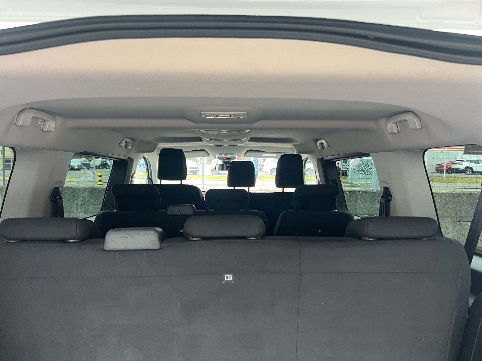 PEUGEOT Traveller 2.0 BlueHDi Business Standard EAT-image-21