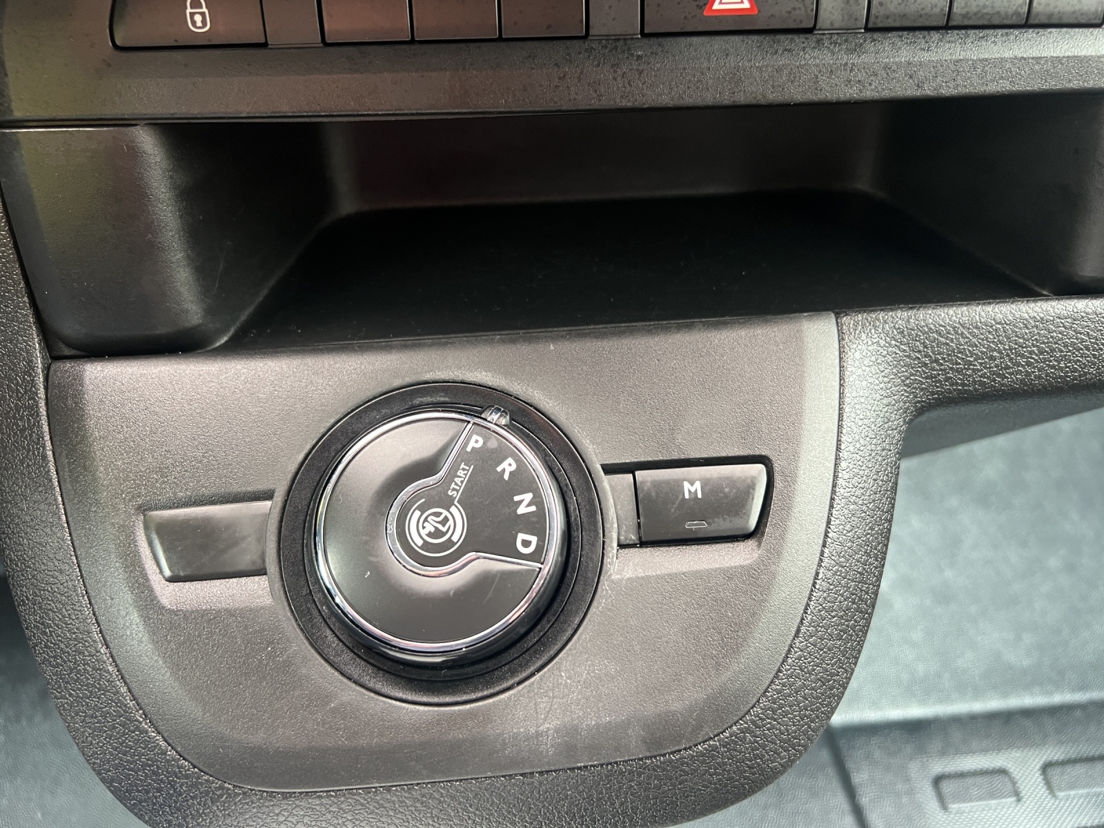PEUGEOT Traveller 2.0 BlueHDi Business Standard EAT-image-23