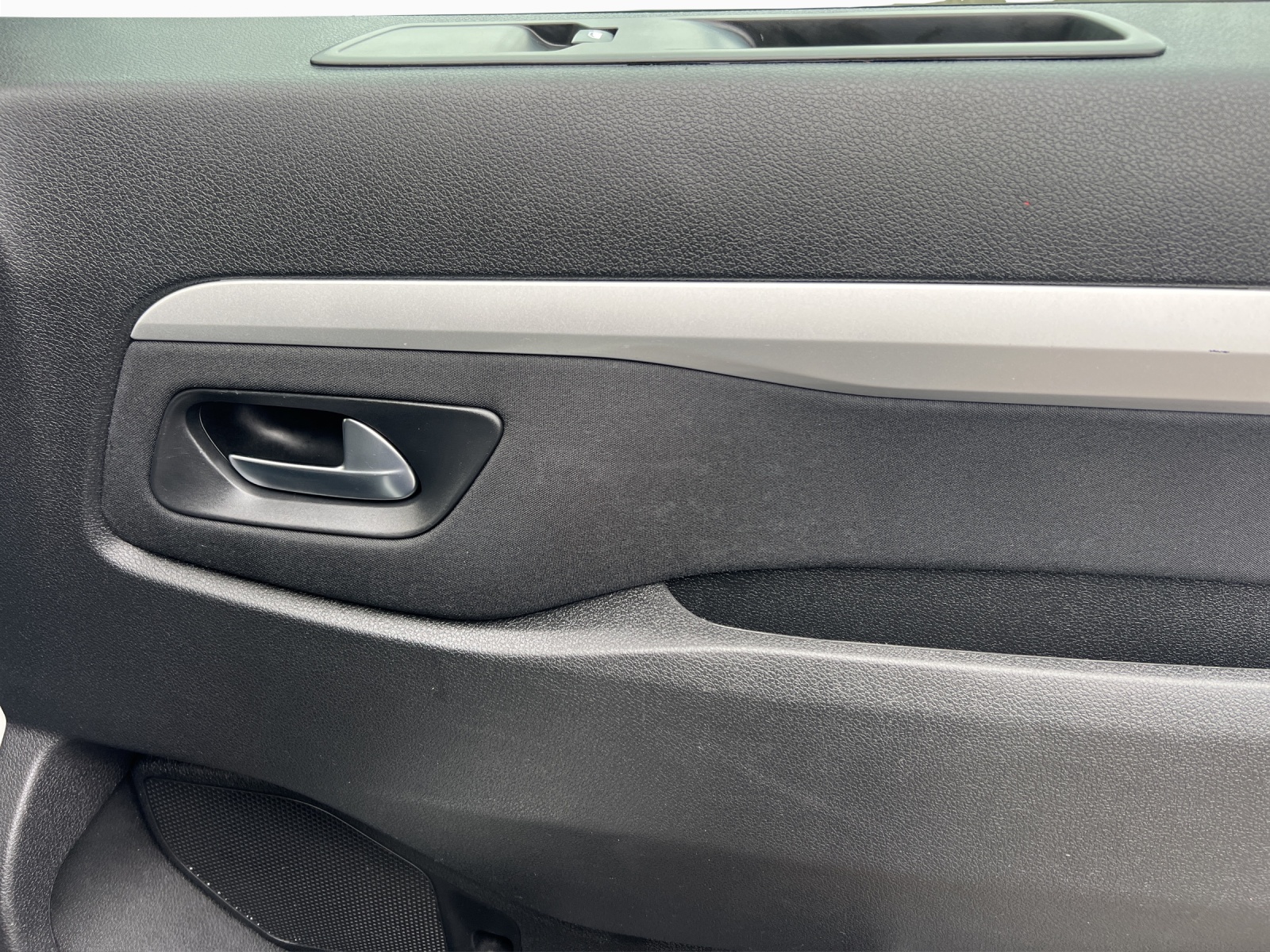 PEUGEOT Traveller 2.0 BlueHDi Business Standard EAT-image-16