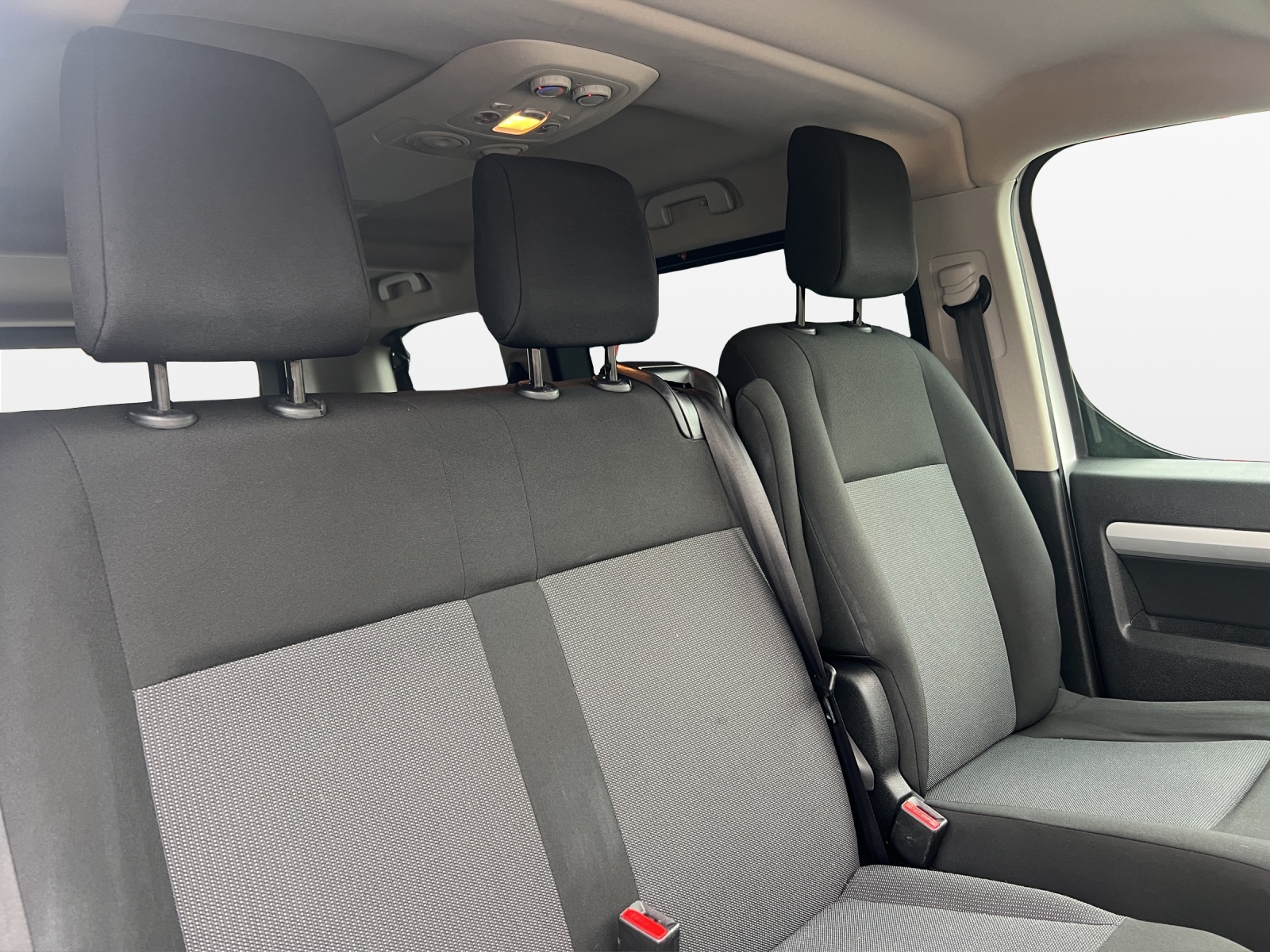 PEUGEOT Traveller 2.0 BlueHDi Business Standard EAT-image-15