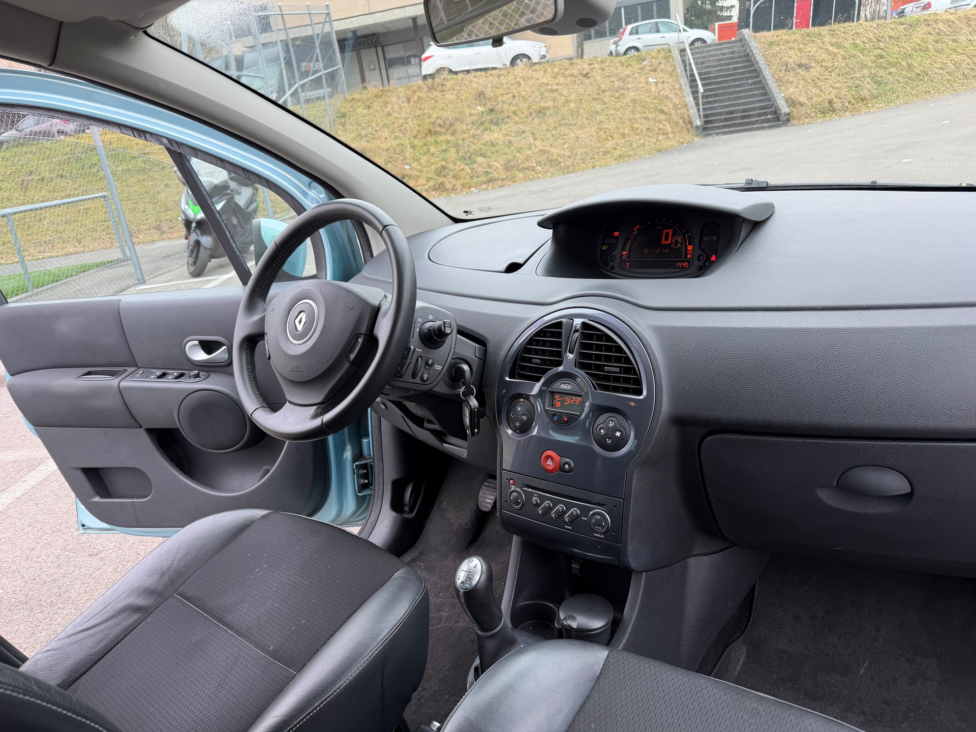 RENAULT Modus 1.2 16V T Authentique-image-4