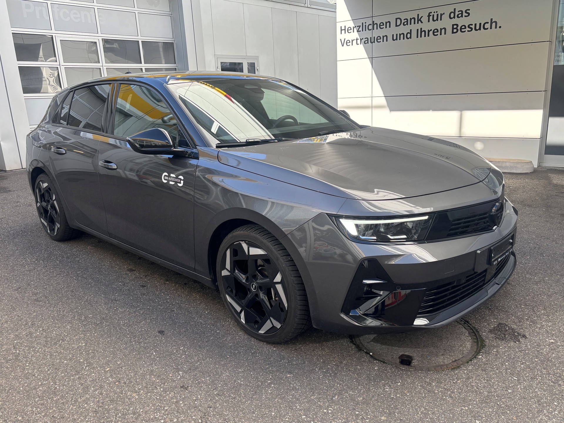 OPEL Astra 1.6 PHEV Turbo GSe A-image-5