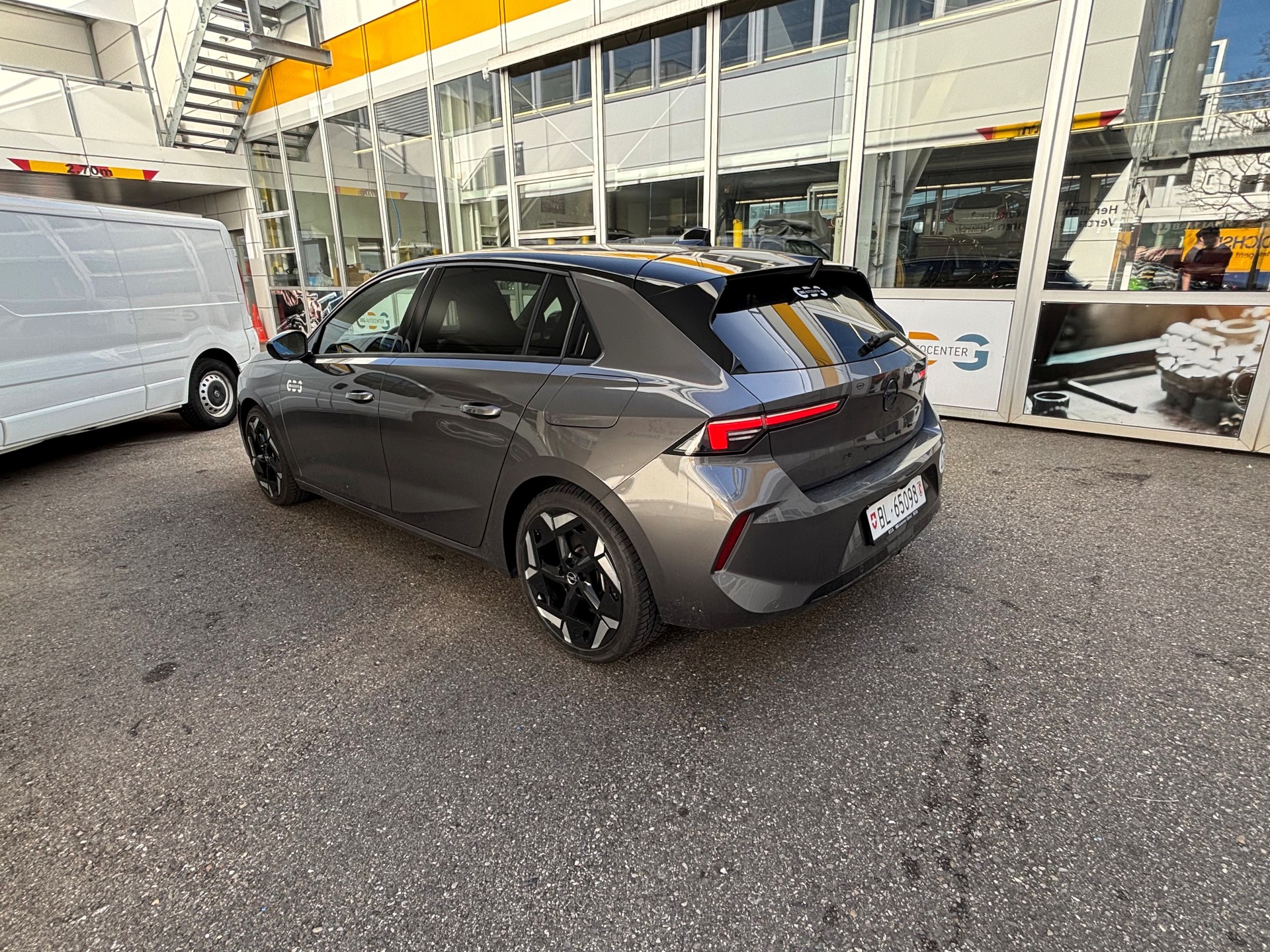 OPEL Astra 1.6 PHEV Turbo GSe A-image-10