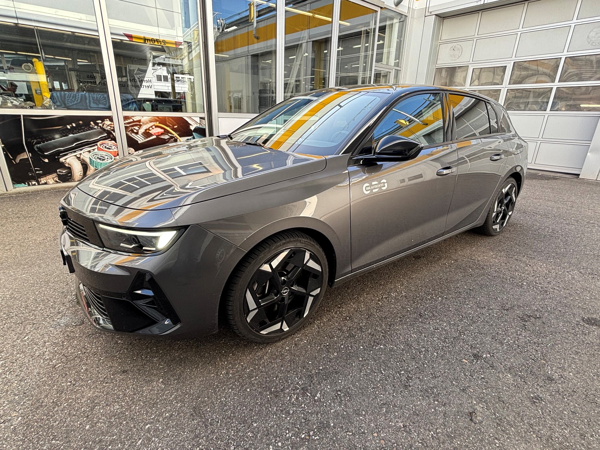 OPEL Astra 1.6 PHEV Turbo GSe A-image-1