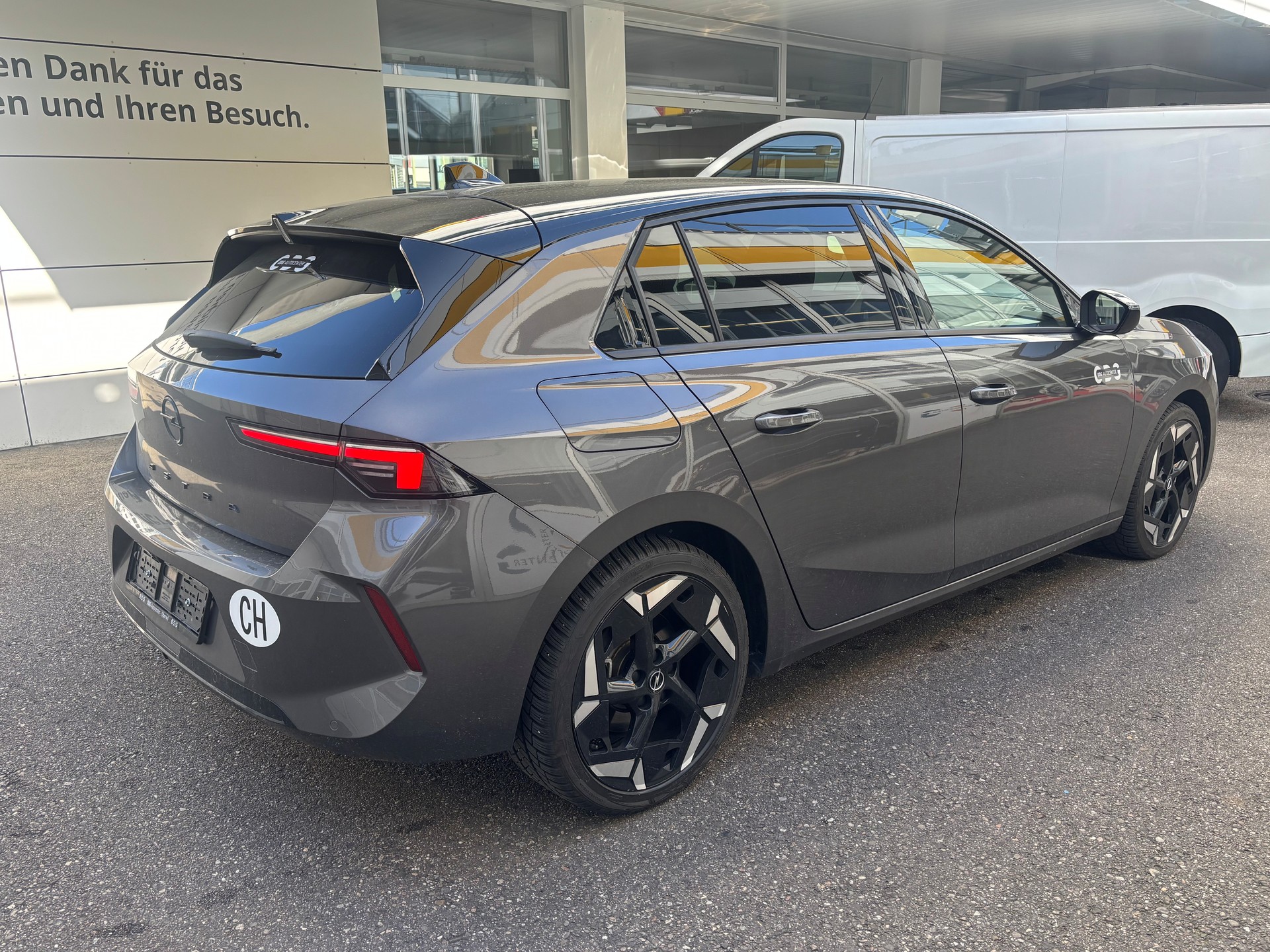 OPEL Astra 1.6 PHEV Turbo GSe A-image-4