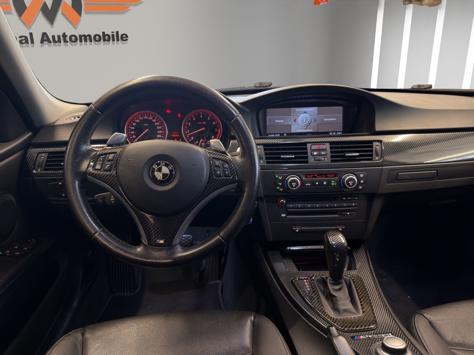 BMW 335i-image-10
