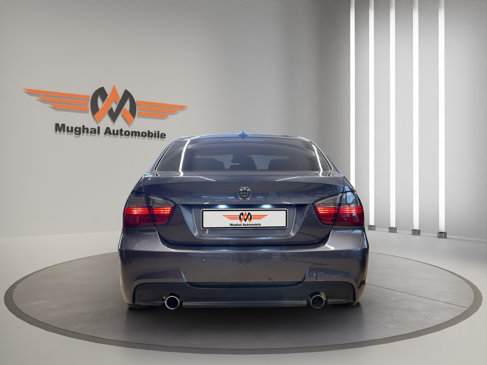BMW 335i-image-4