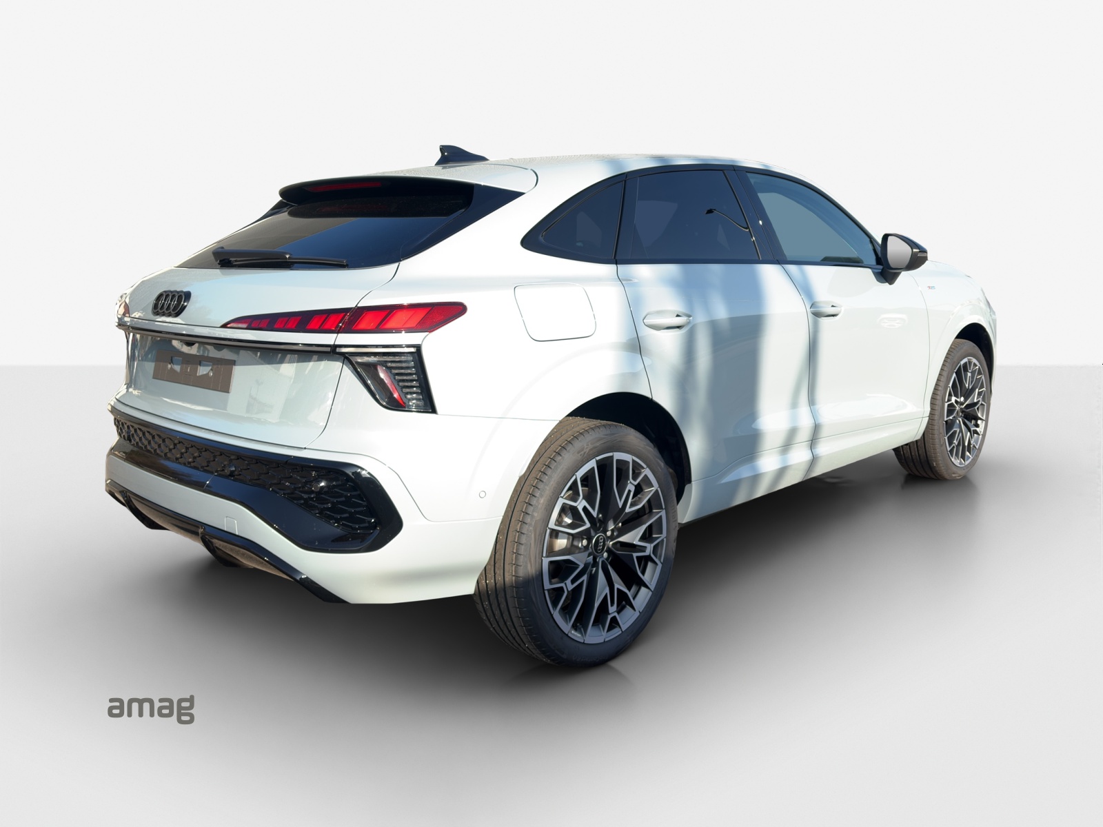 AUDI Q3 Sportback 110 kW TFSI S tronic-image-4