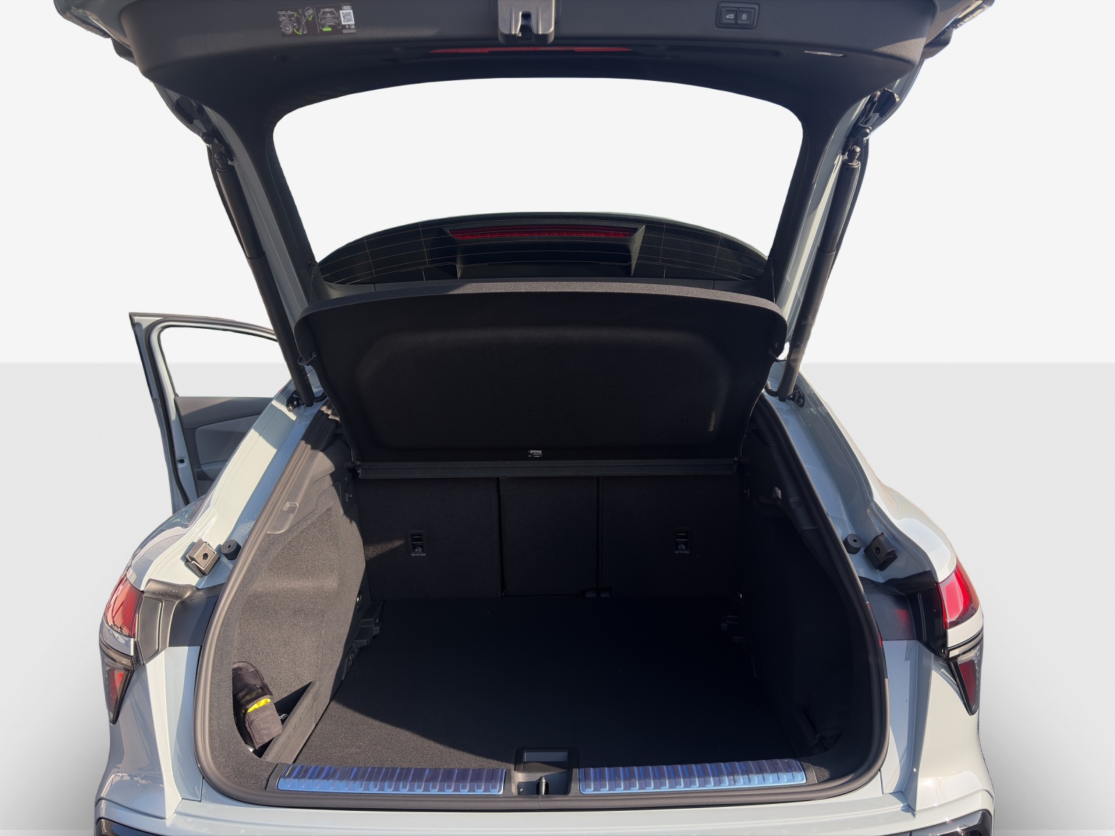AUDI Q3 Sportback 110 kW TFSI S tronic-image-12