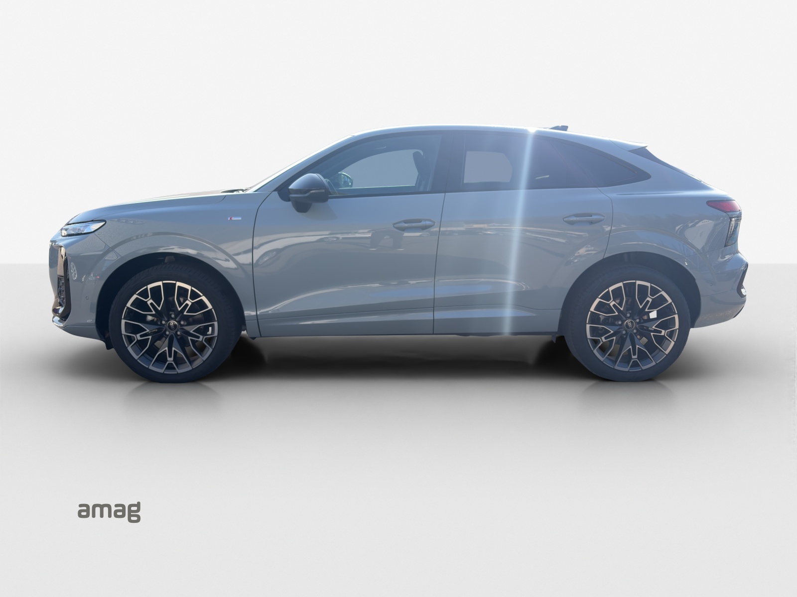 AUDI Q3 Sportback 110 kW TFSI S tronic-image-1