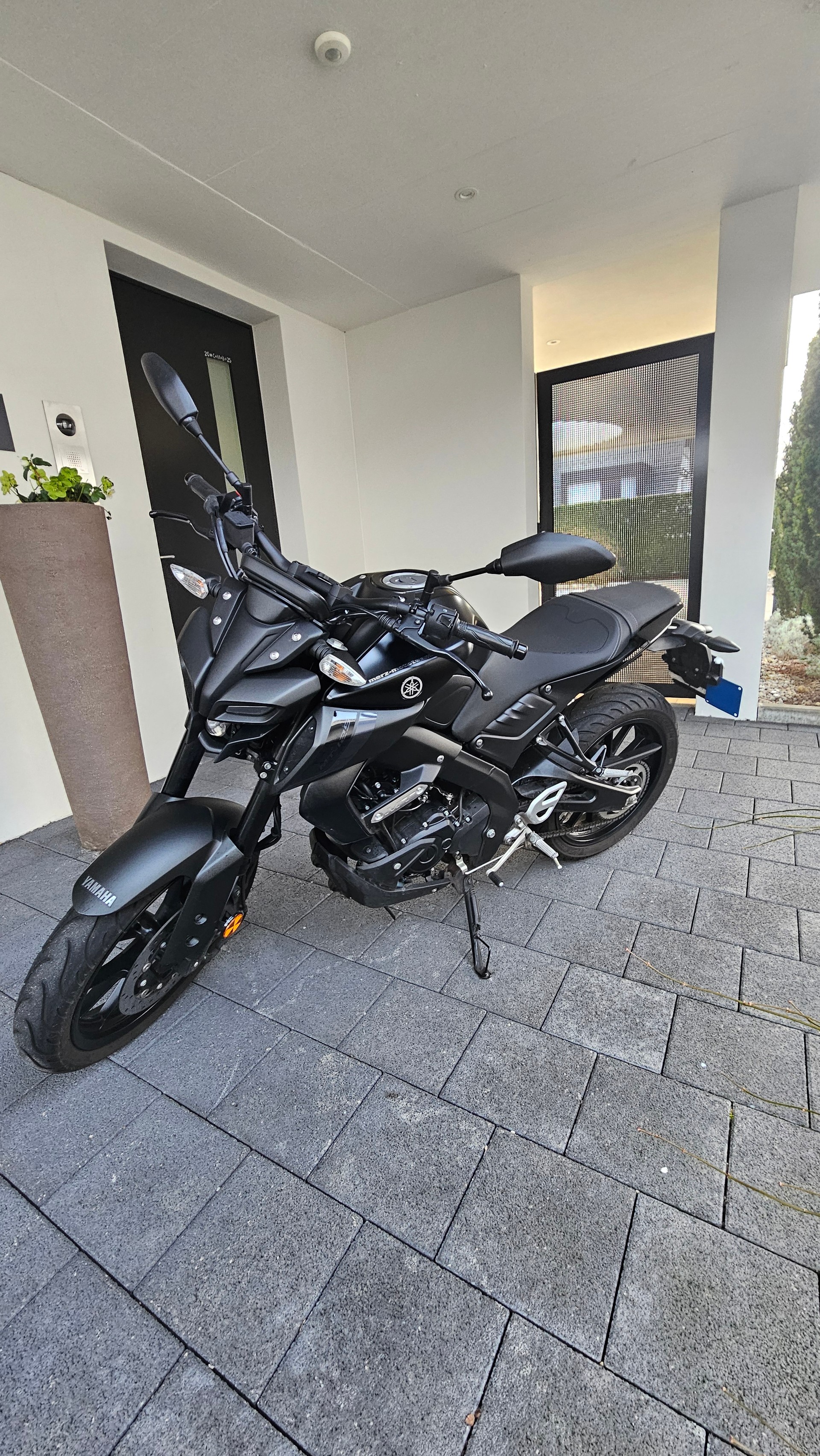 YAMAHA MT-125 ABS-image-1