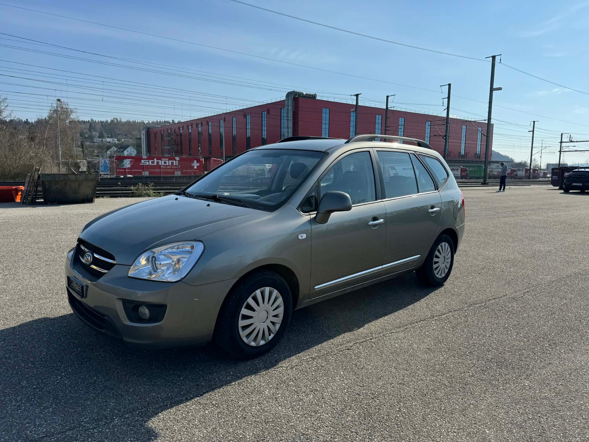 KIA Carens 2.0 CVVT Classic-image-0