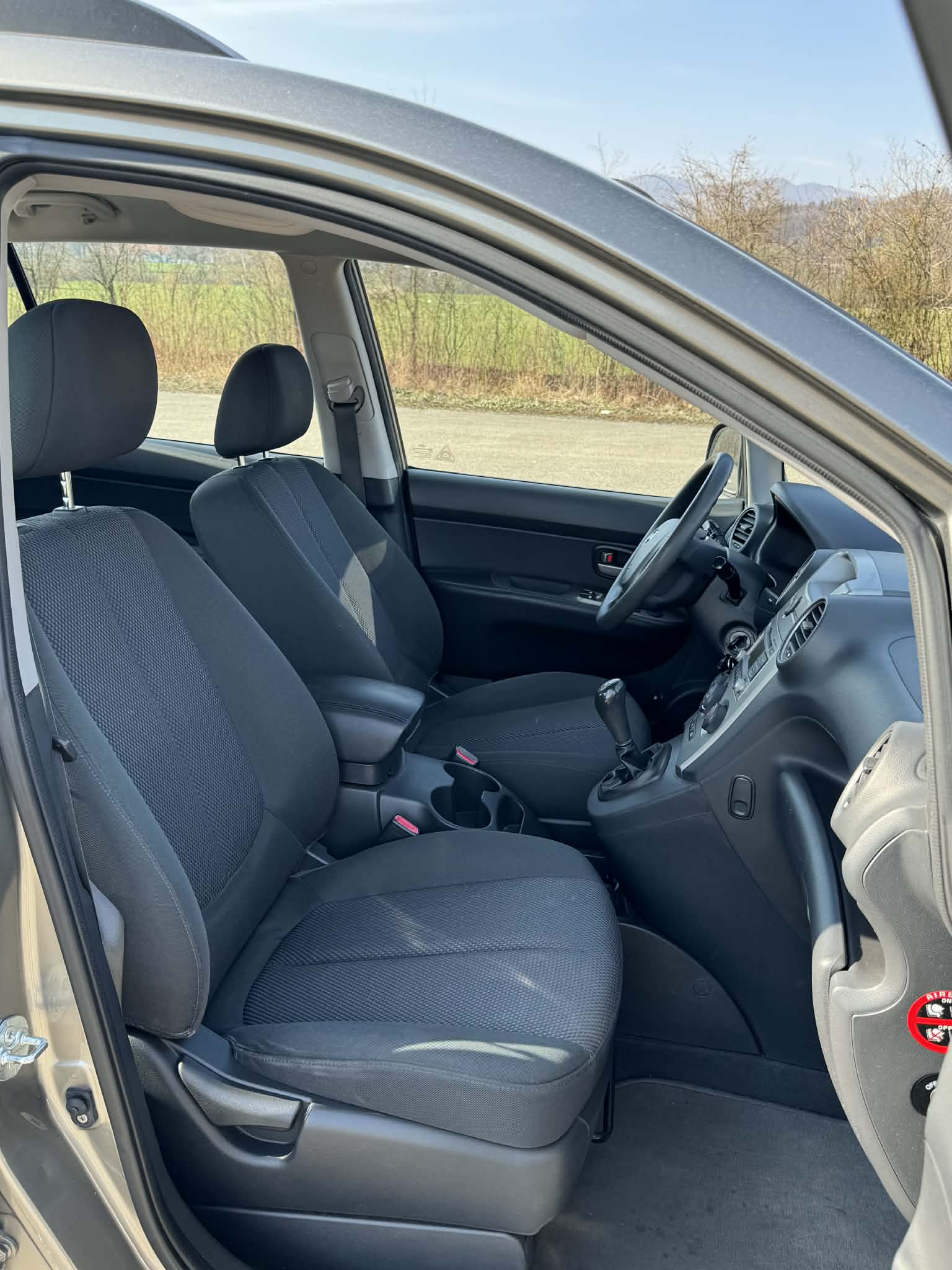 KIA Carens 2.0 CVVT Classic-image-12