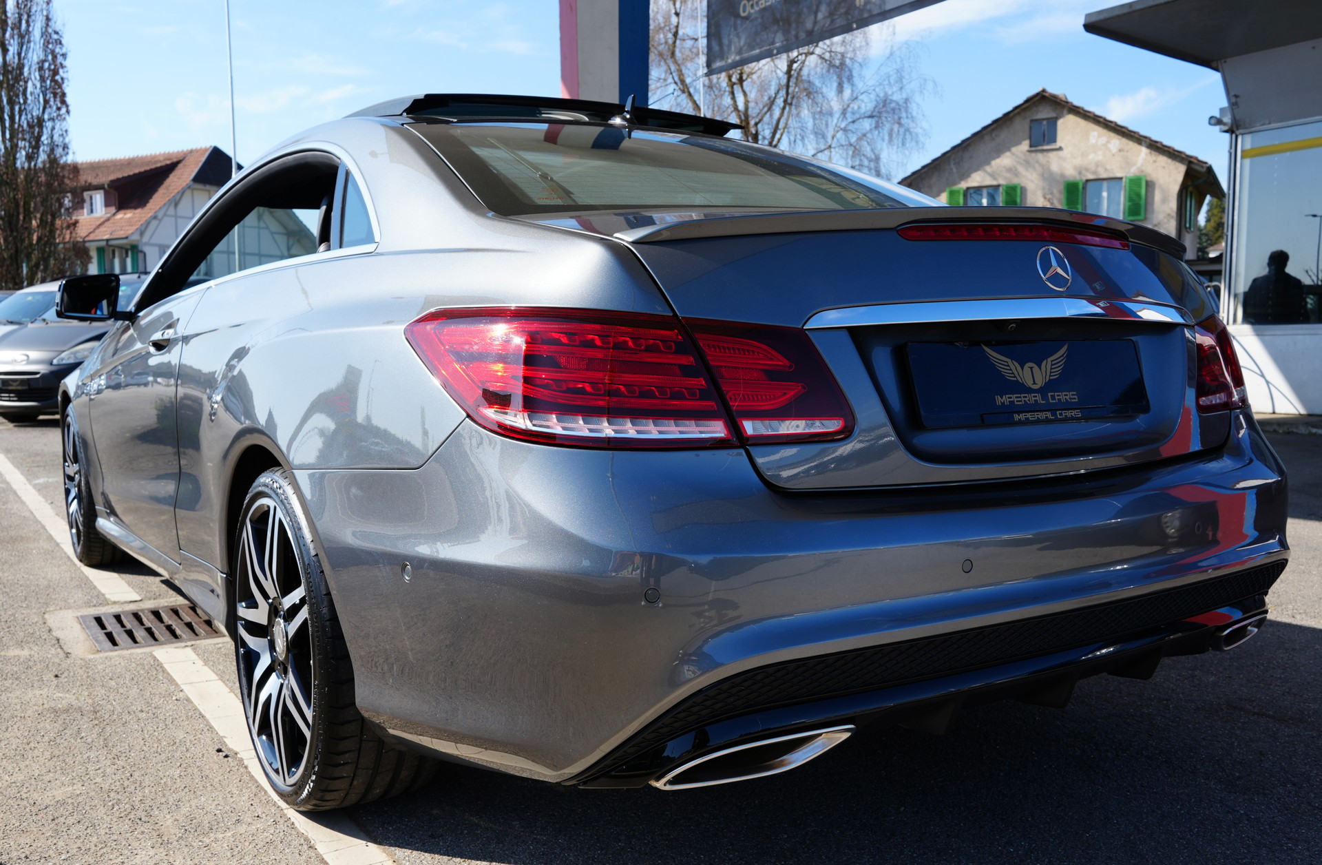 MERCEDES-BENZ E 350 BlueTEC 9G-Tronic AMG-Line-image-2