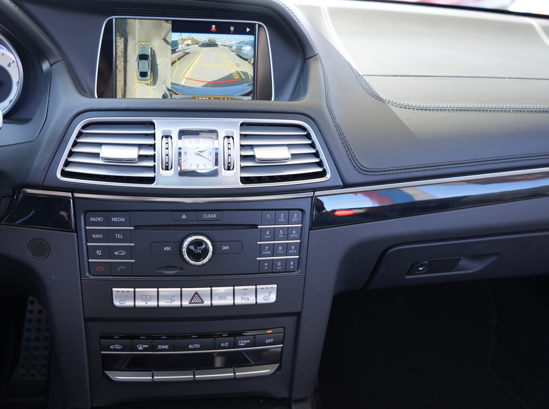 MERCEDES-BENZ E 350 BlueTEC 9G-Tronic AMG-Line-image-12