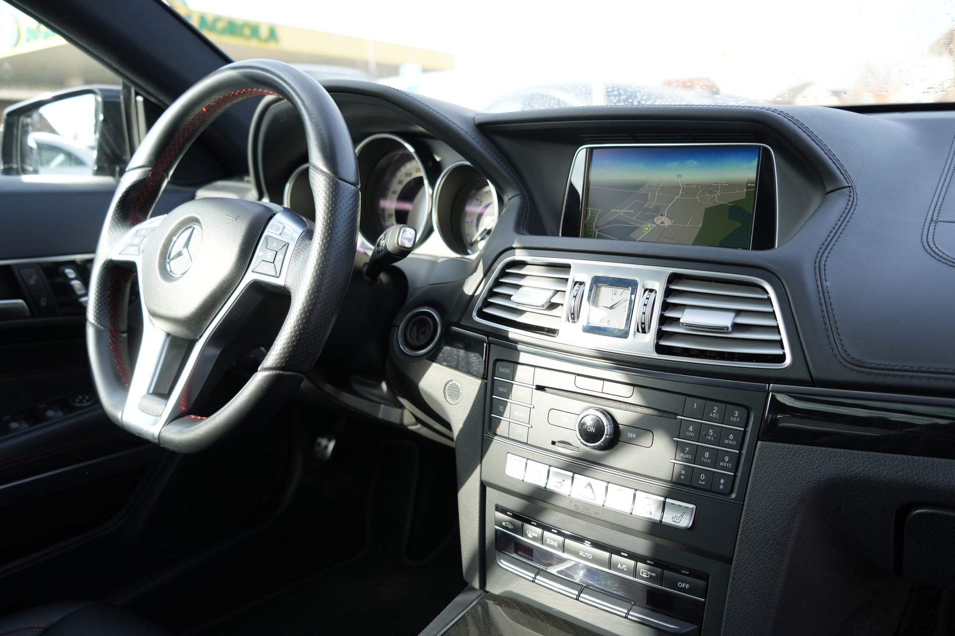 MERCEDES-BENZ E 350 BlueTEC 9G-Tronic AMG-Line-image-11