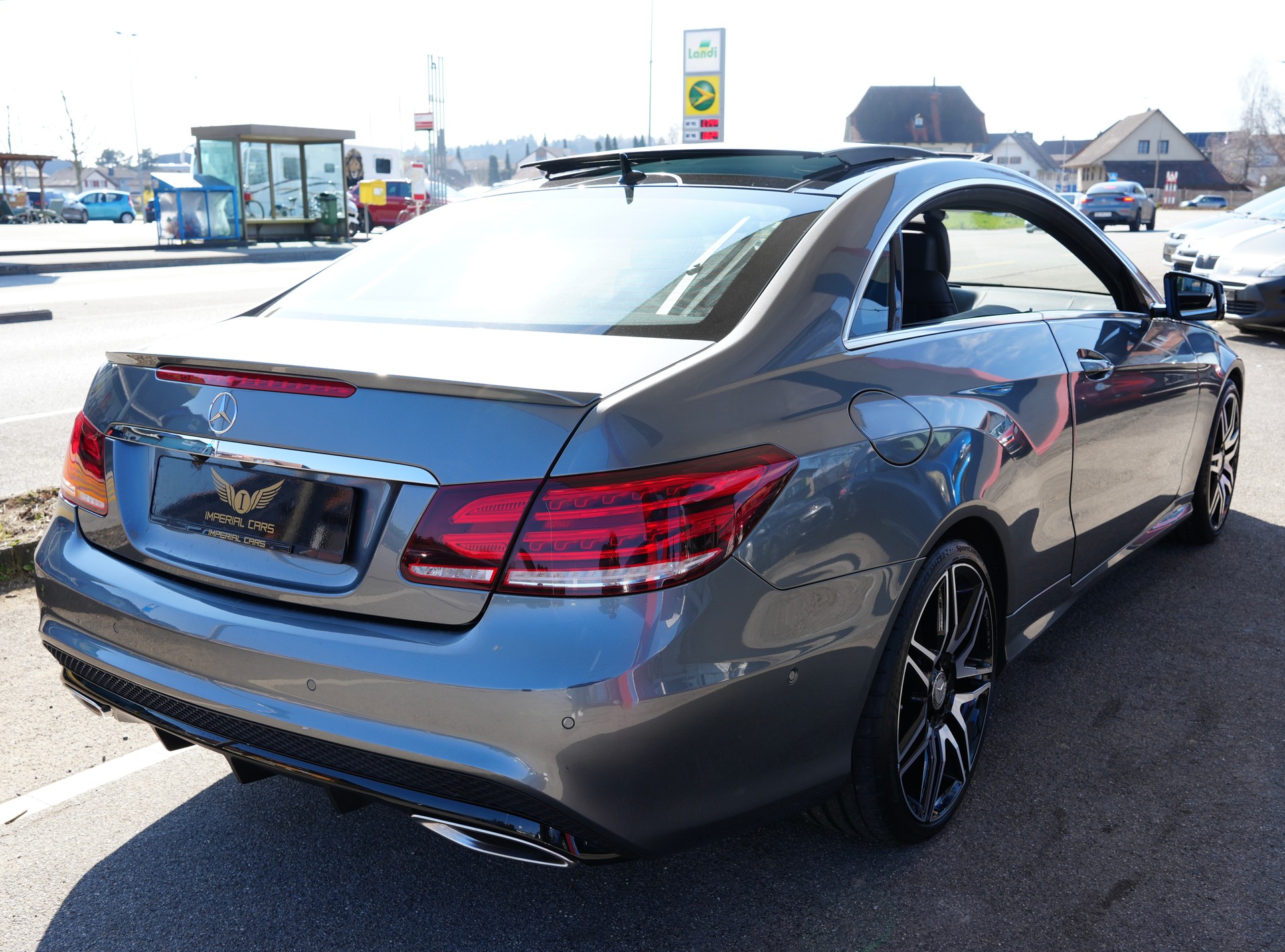 MERCEDES-BENZ E 350 BlueTEC 9G-Tronic AMG-Line-image-4