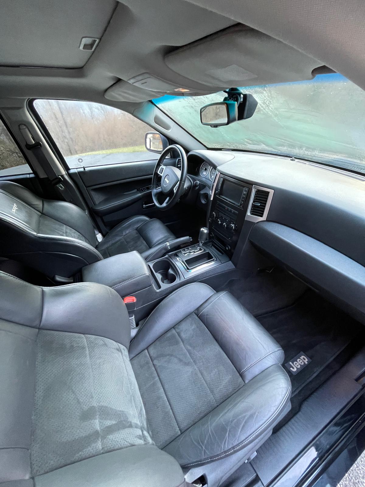 JEEP SRT8-image-3