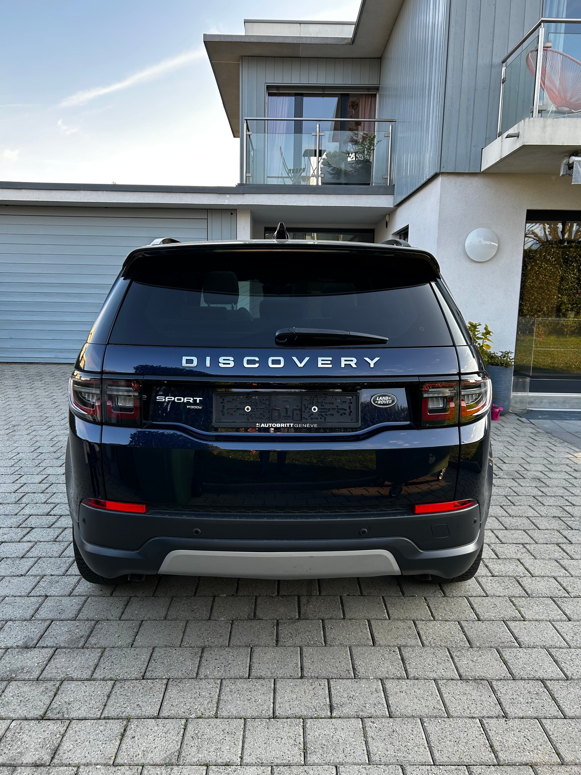 LAND ROVER Discovery Sport P300e 1.5 PHEV SE AT8-image-6