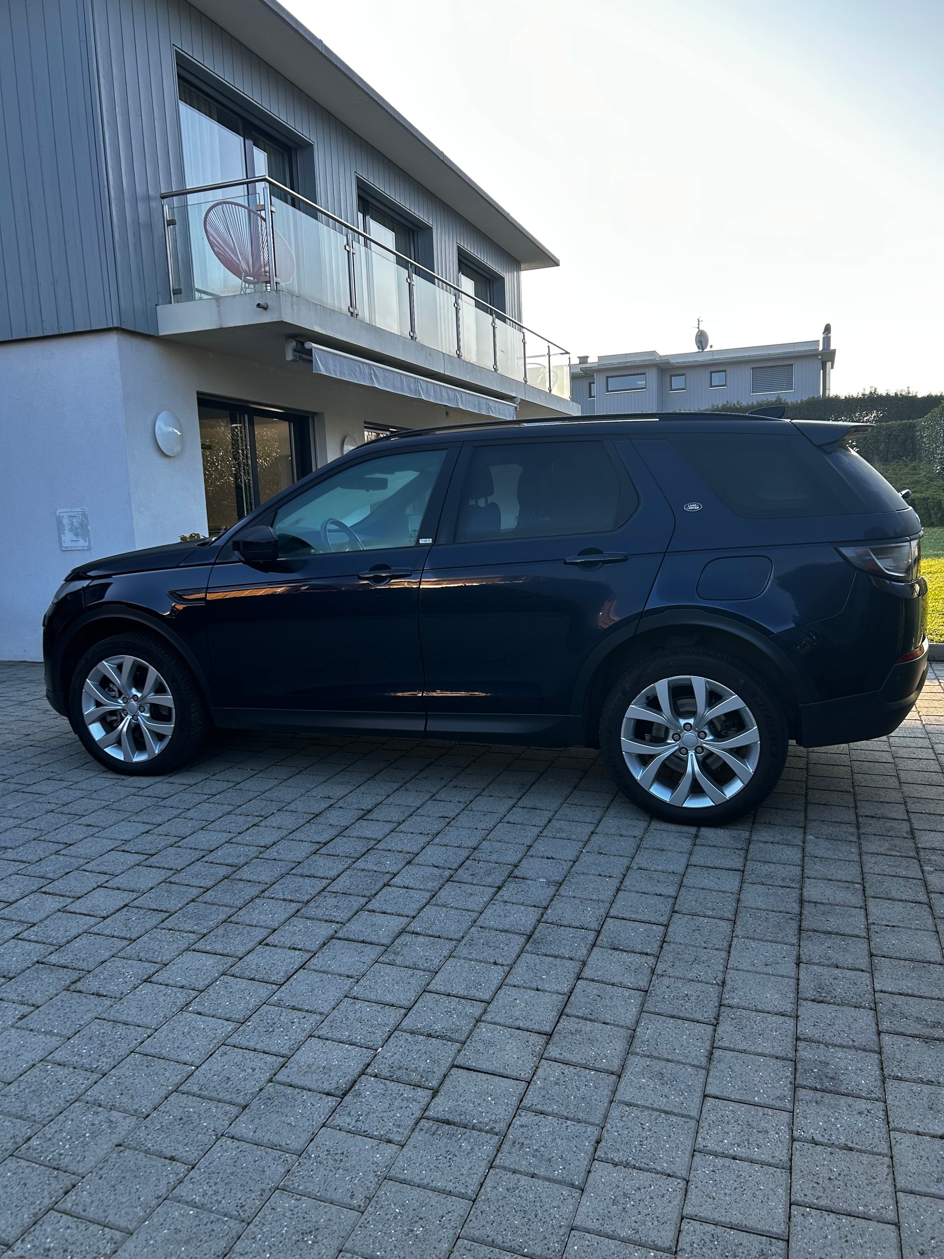 LAND ROVER Discovery Sport P300e 1.5 PHEV SE AT8-image-1