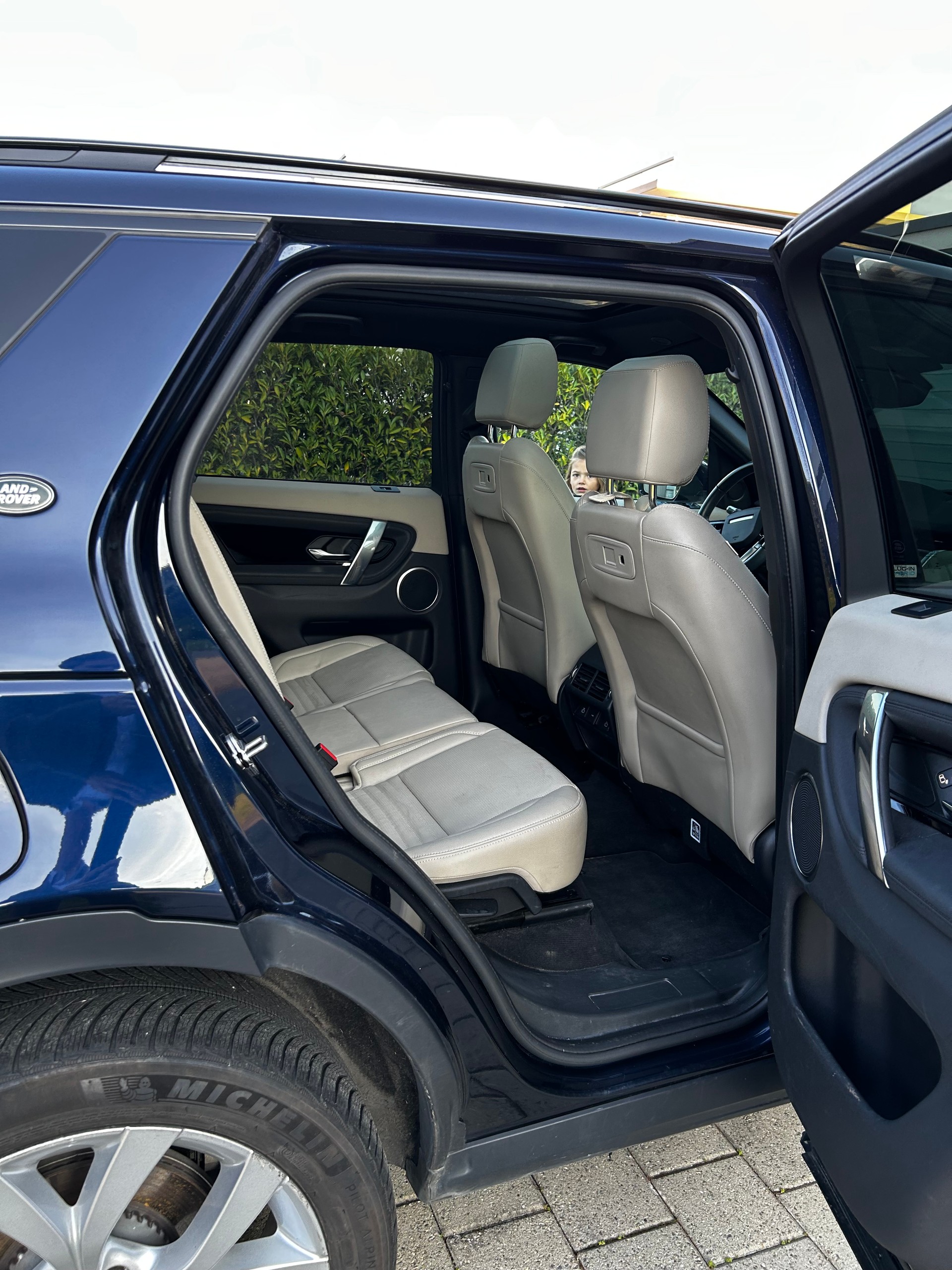 LAND ROVER Discovery Sport P300e 1.5 PHEV SE AT8-image-13