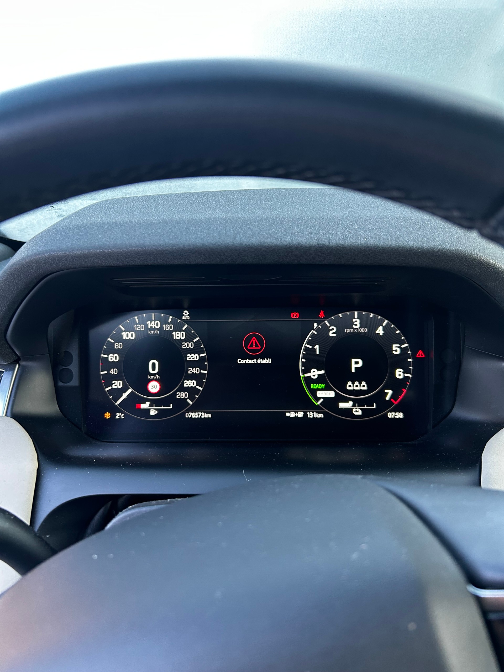 LAND ROVER Discovery Sport P300e 1.5 PHEV SE AT8-image-2