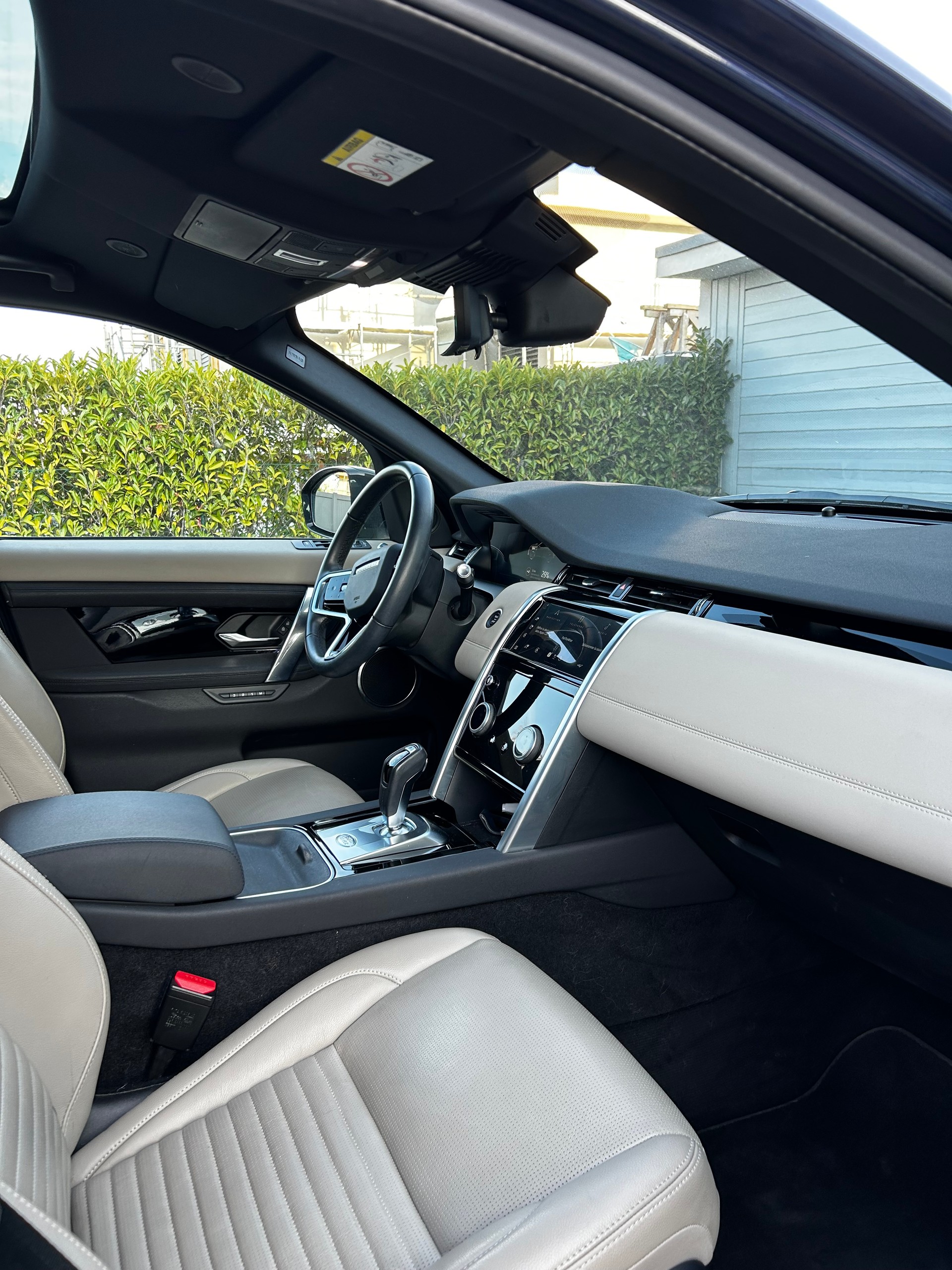 LAND ROVER Discovery Sport P300e 1.5 PHEV SE AT8-image-10
