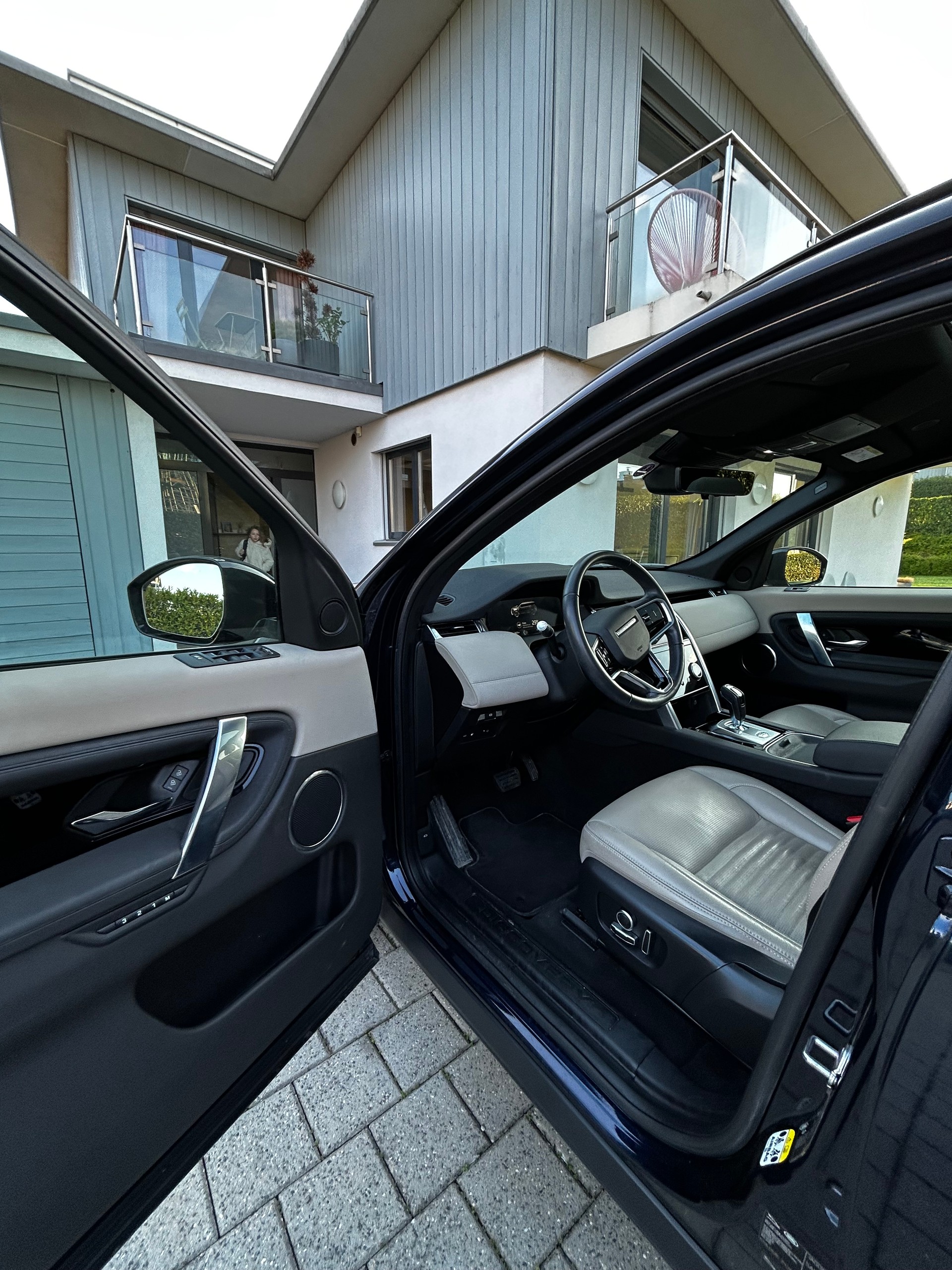 LAND ROVER Discovery Sport P300e 1.5 PHEV SE AT8-image-12