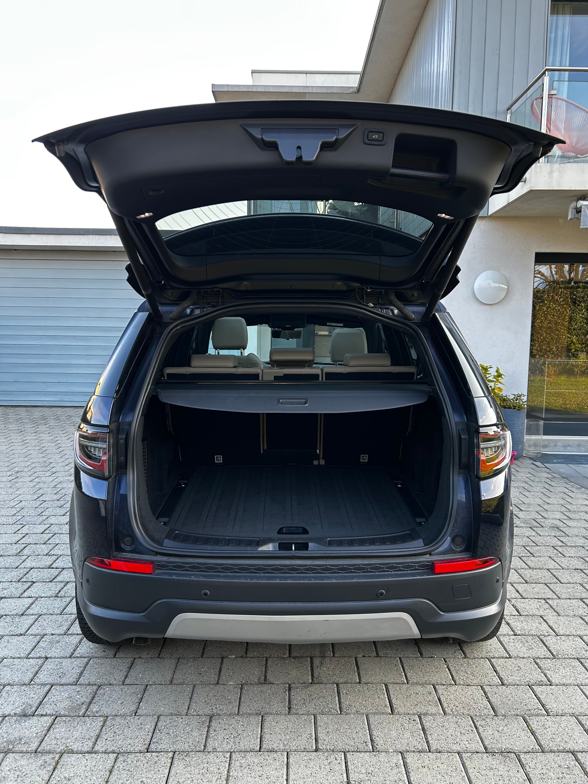LAND ROVER Discovery Sport P300e 1.5 PHEV SE AT8-image-5