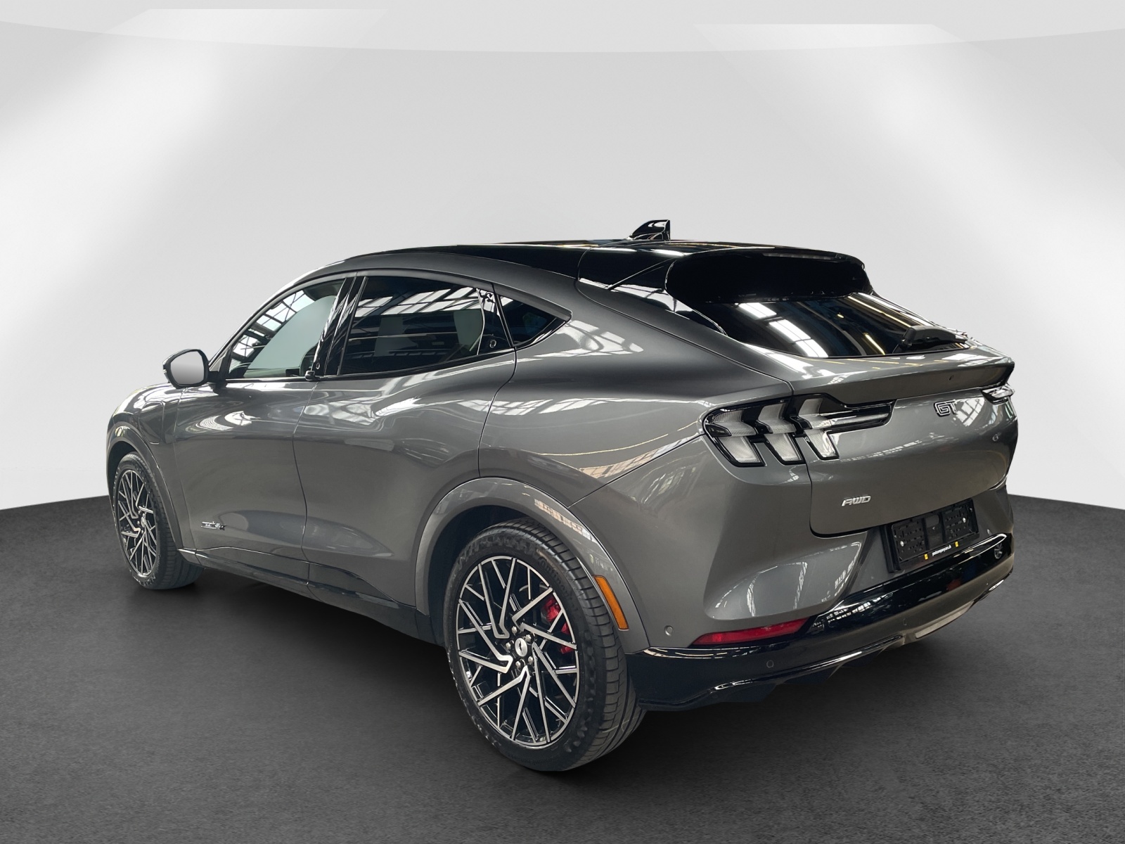 FORD Mustang Mach-E Extended GT AWD-image-3