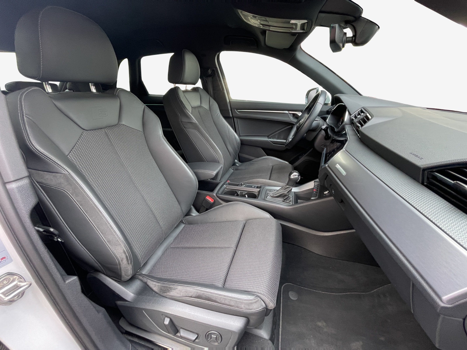 AUDI Q3 35 TFSI S line Attraction S-tronic-image-14