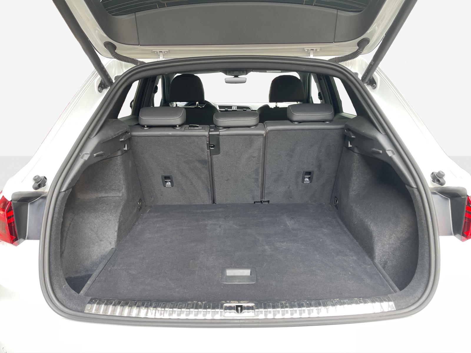 AUDI Q3 35 TFSI S line Attraction S-tronic-image-12