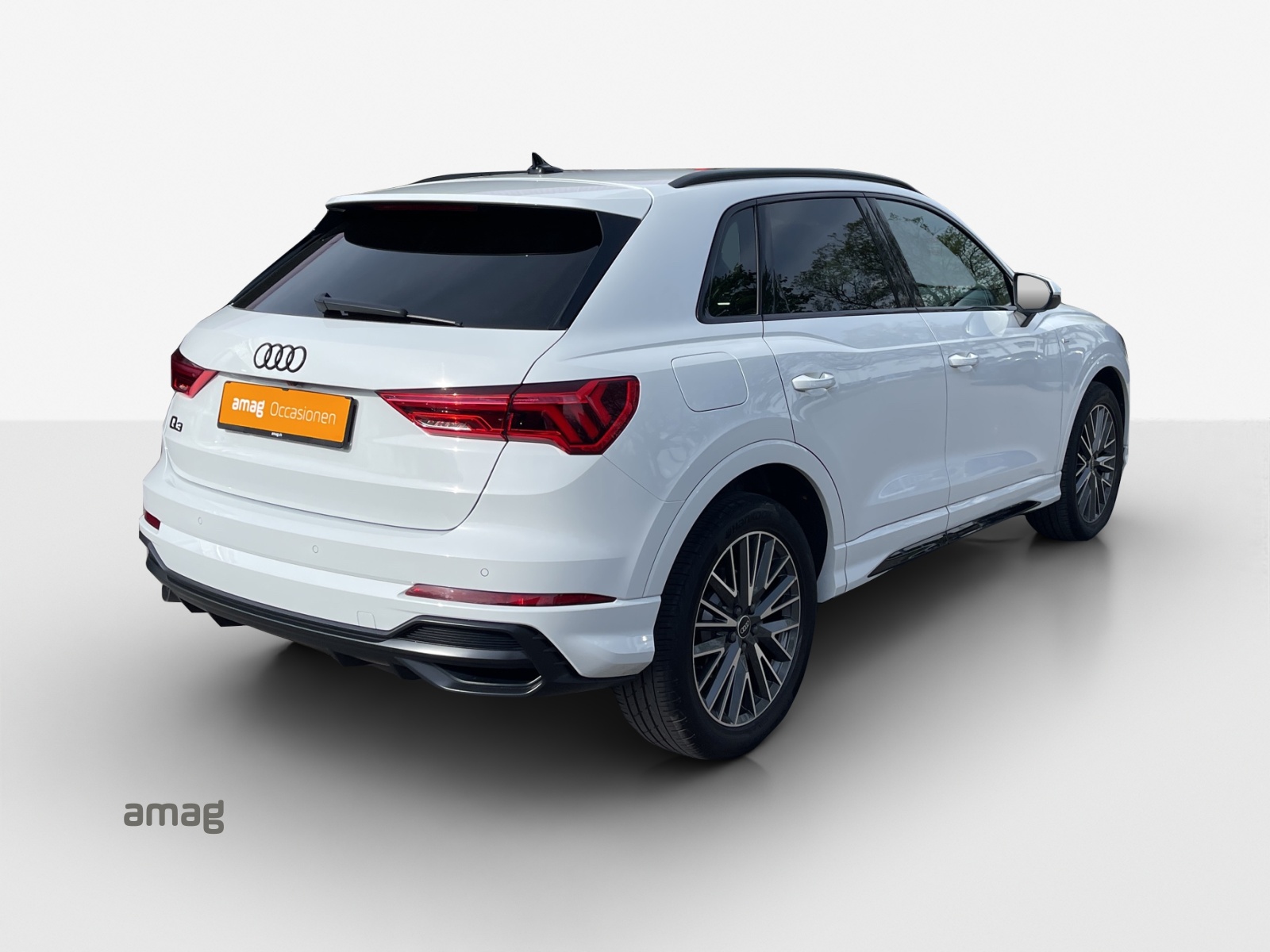 AUDI Q3 35 TFSI S line Attraction S-tronic-image-4