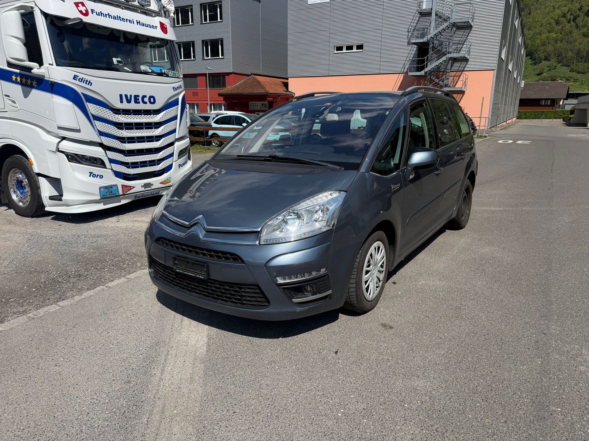 CITROEN Grand C4 Picasso 1.6i 16V Attraction-image-1