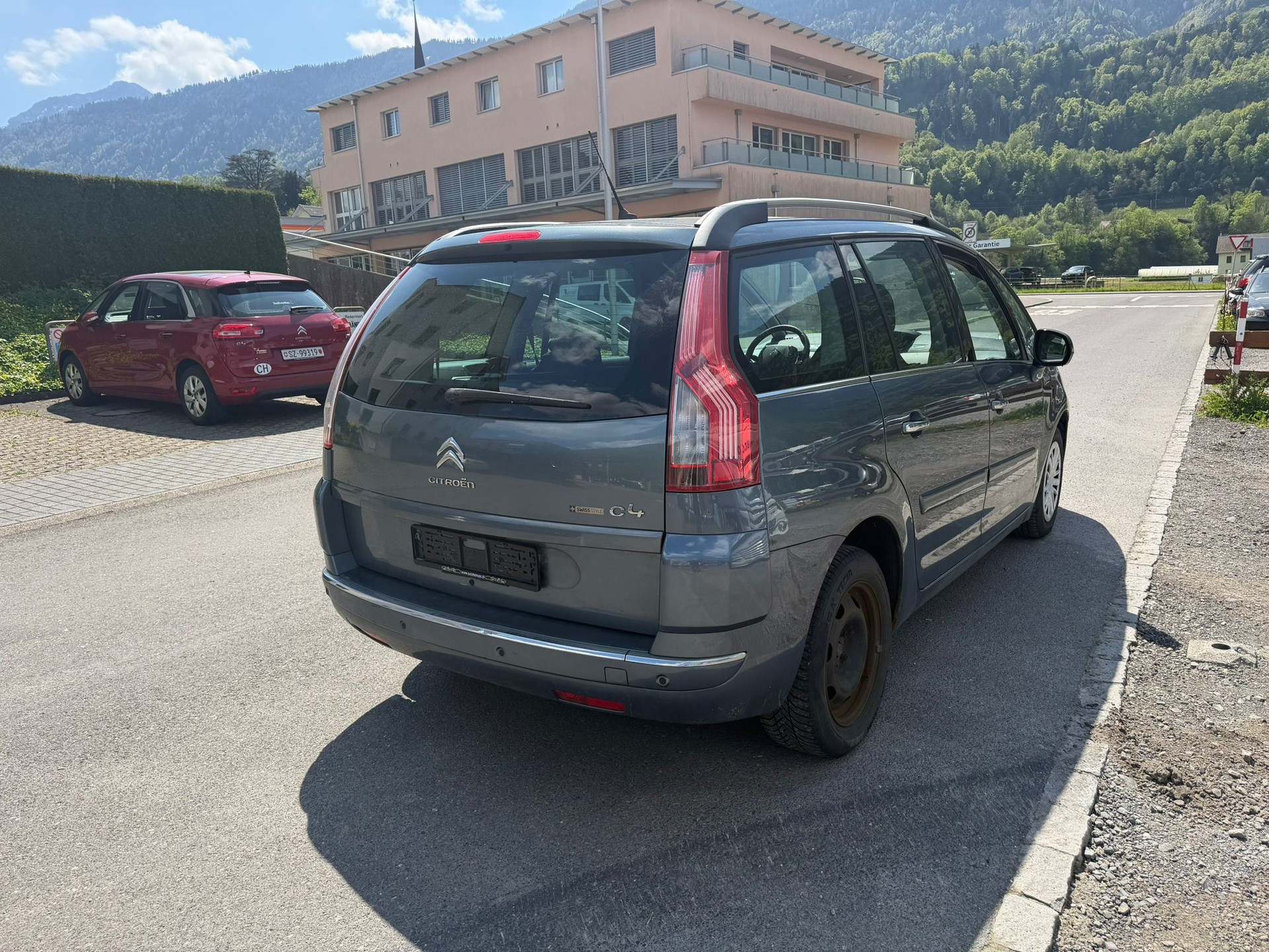 CITROEN Grand C4 Picasso 1.6i 16V Attraction-image-2