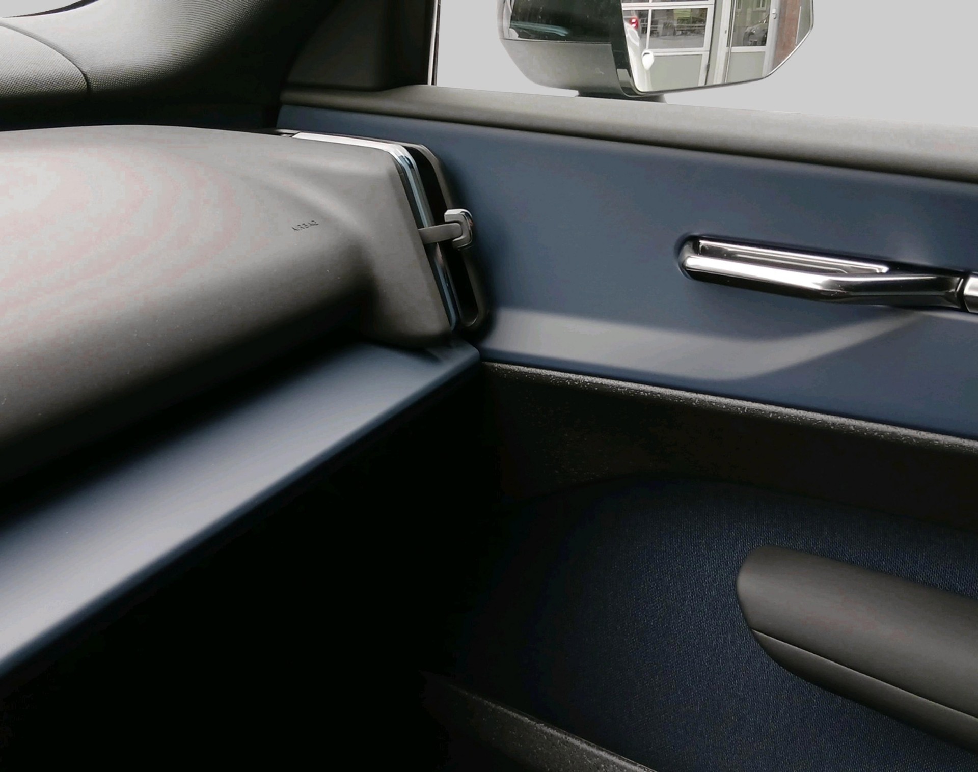 VOLVO EX 30 E60 Twin Plus Performance-image-16