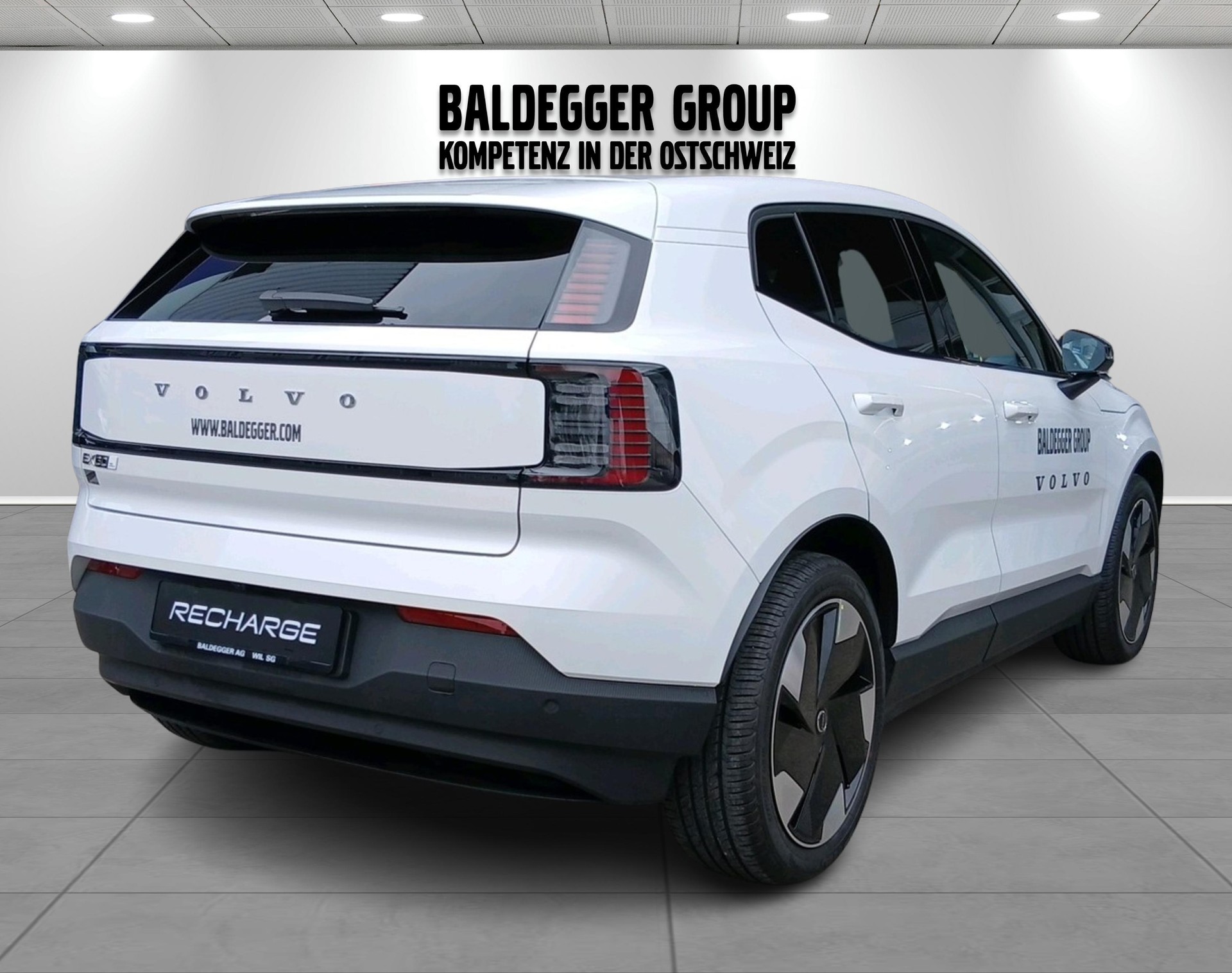 VOLVO EX 30 E60 Twin Plus Performance-image-1