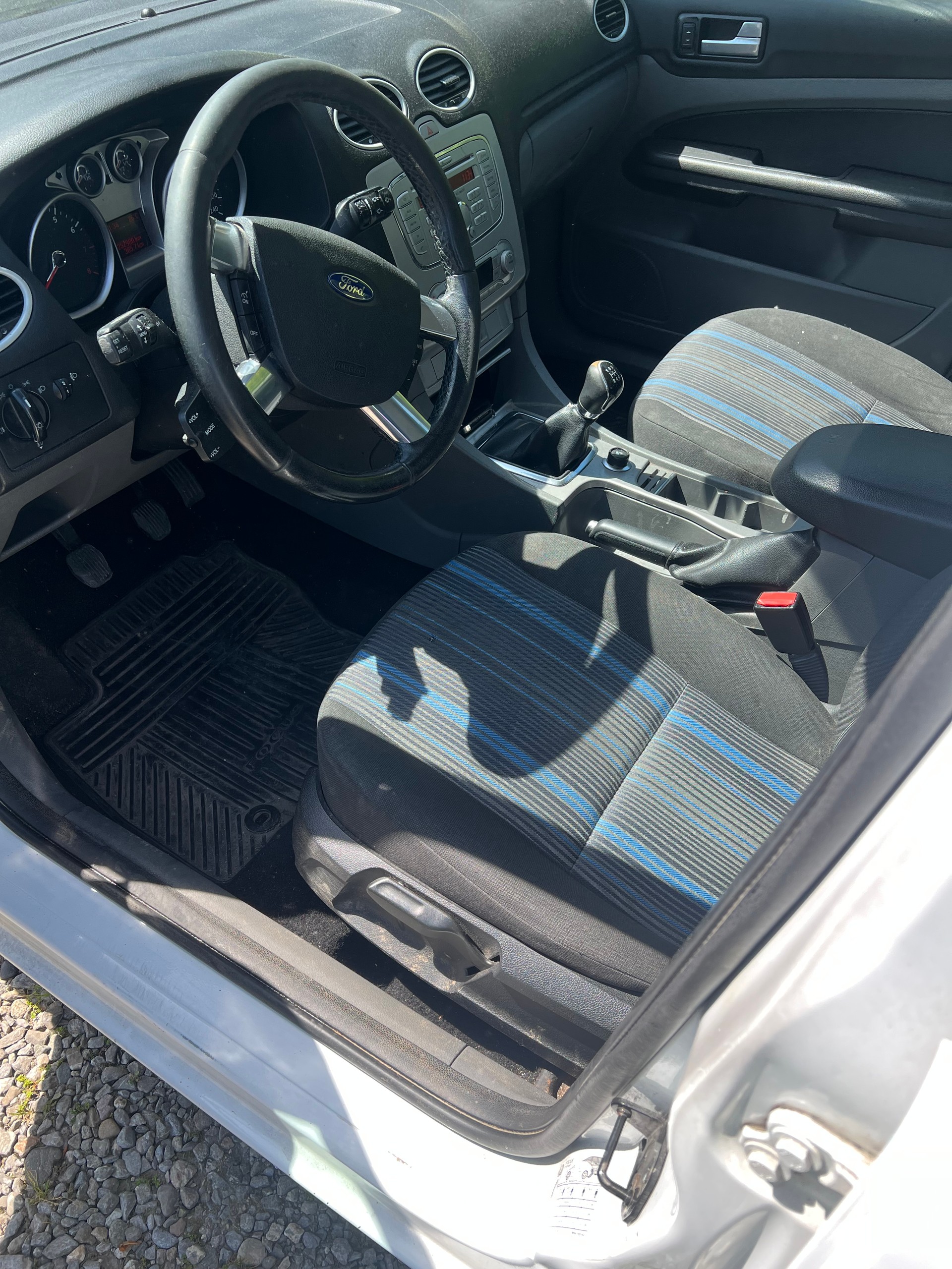 FORD Focus 1.6i VCT Carving-image-7