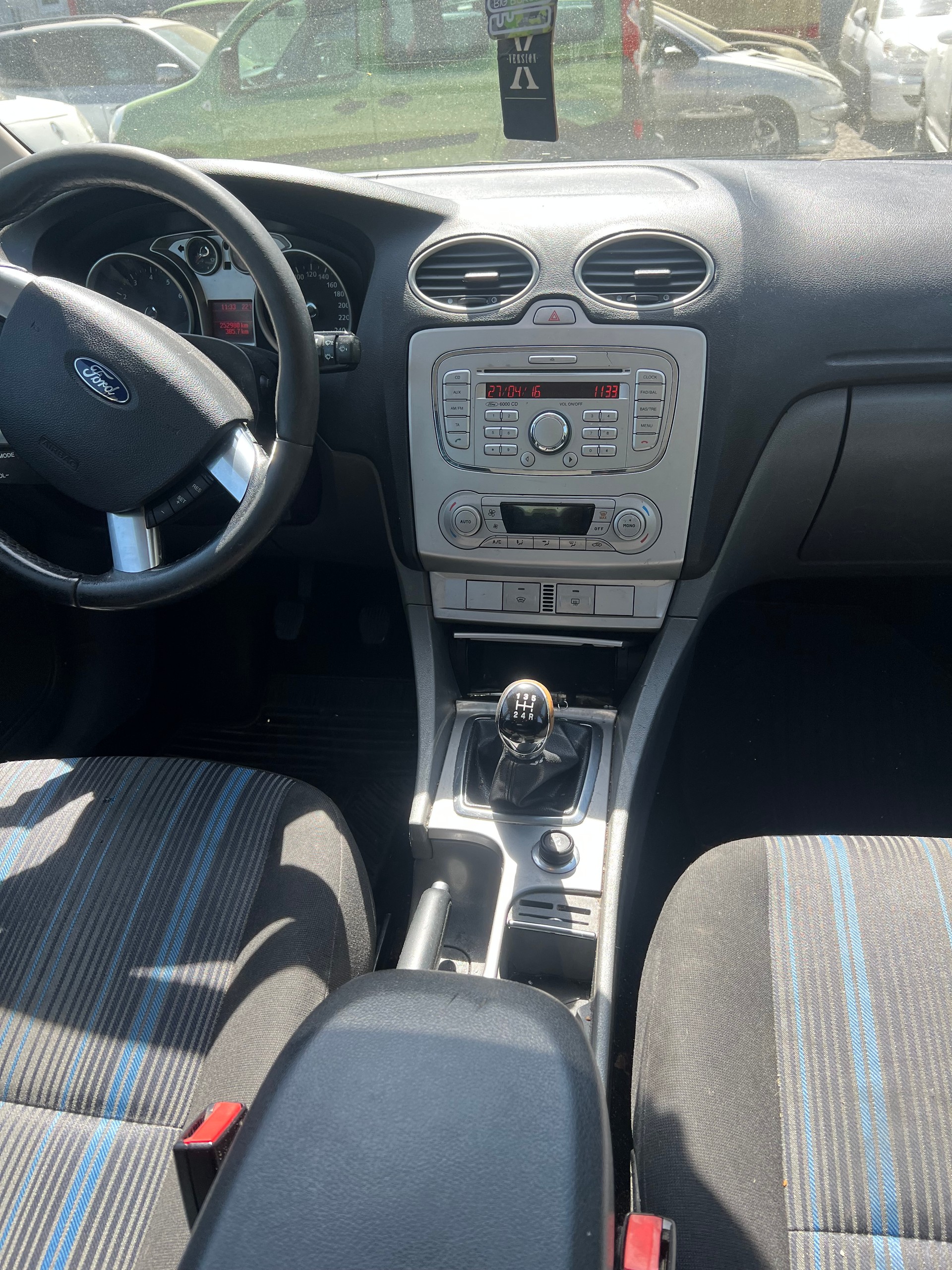 FORD Focus 1.6i VCT Carving-image-8