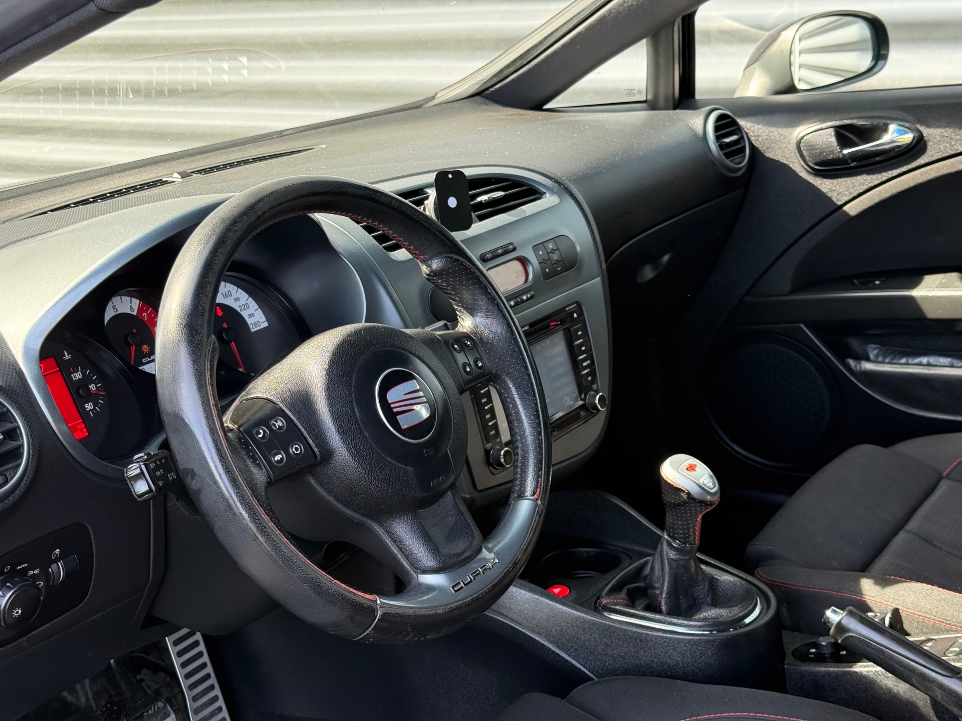 SEAT Leon 2.0 TSI Cupra-image-9